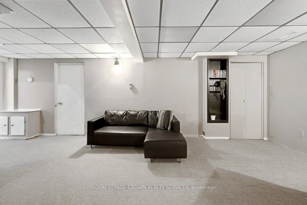 14 Pathfinder Crescent