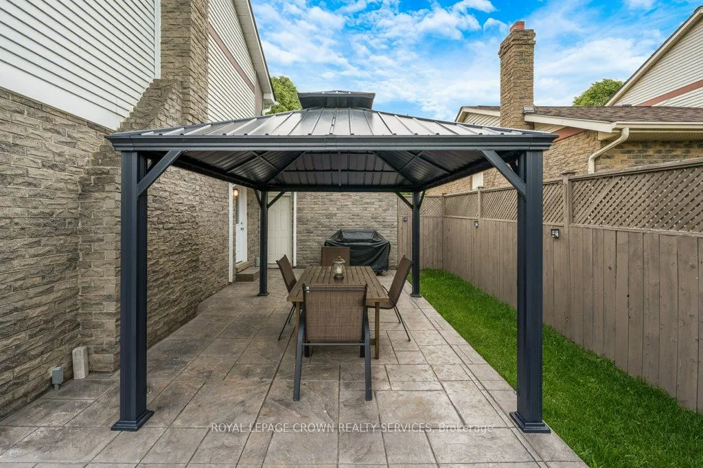 14 Pathfinder Crescent