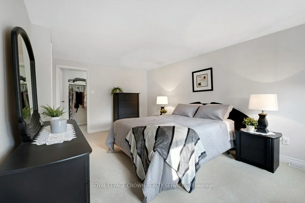 14 Pathfinder Crescent