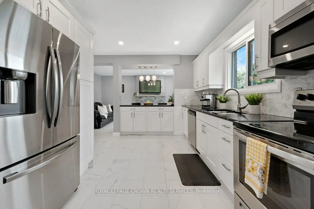 14 Pathfinder Crescent