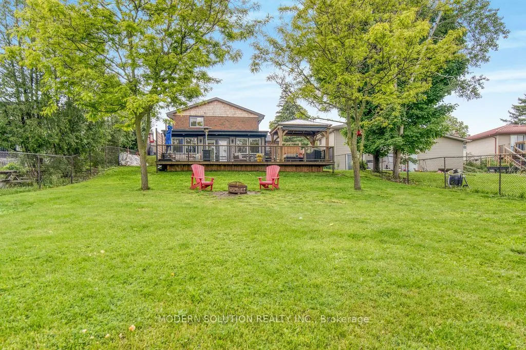 82 Shea Crescent