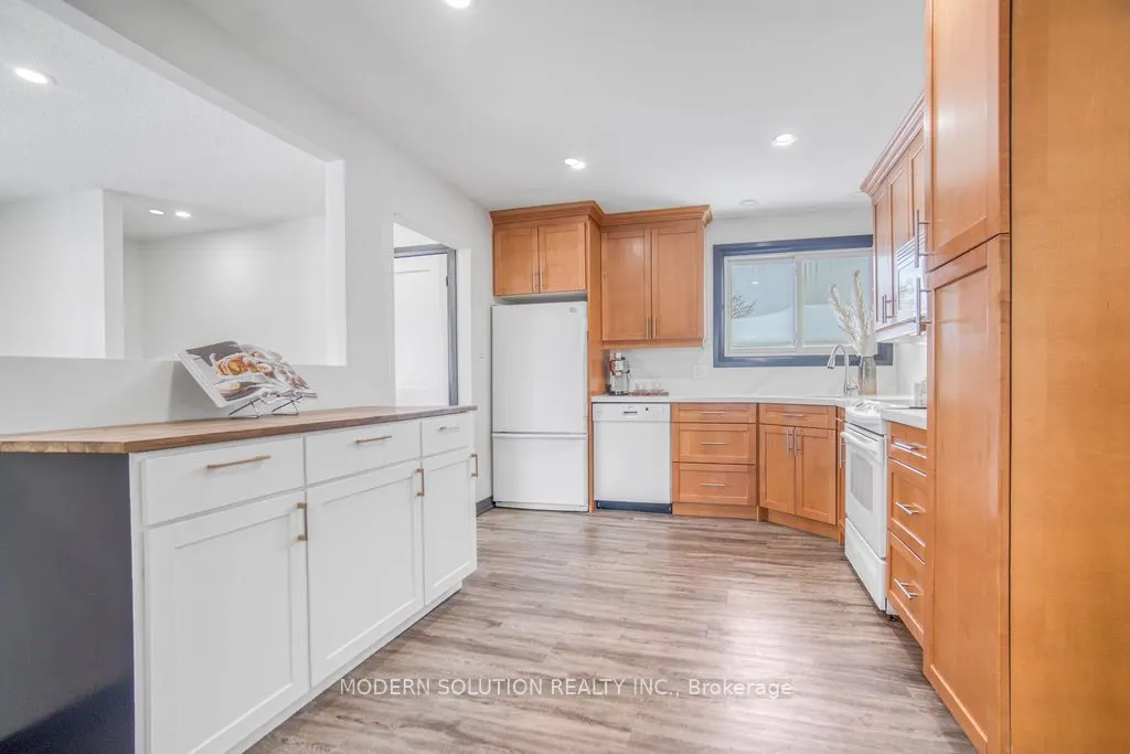 82 Shea Crescent