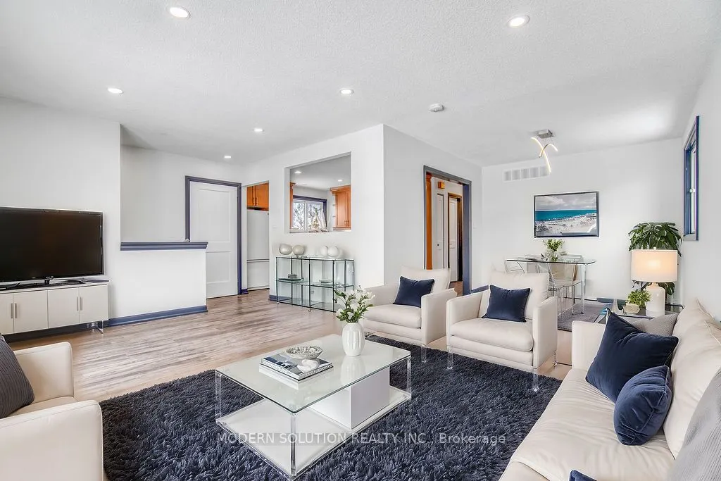 82 Shea Crescent