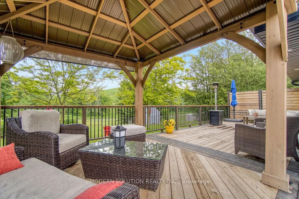 82 Shea Crescent