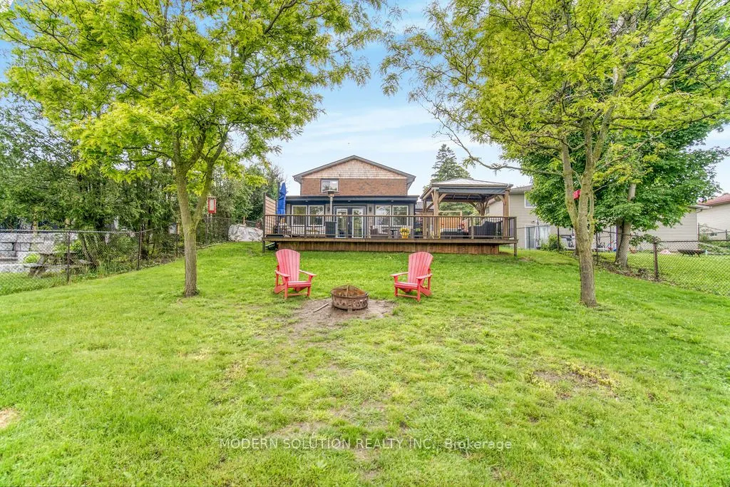 82 Shea Crescent
