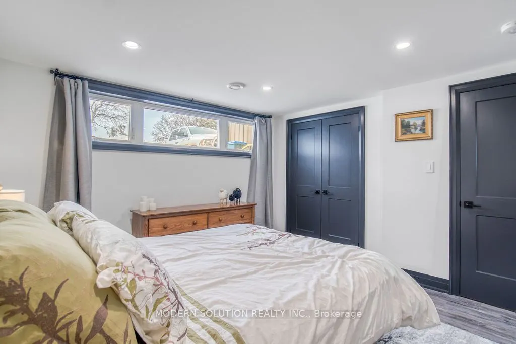 82 Shea Crescent