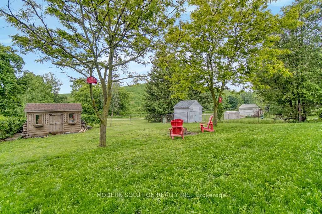 82 Shea Crescent