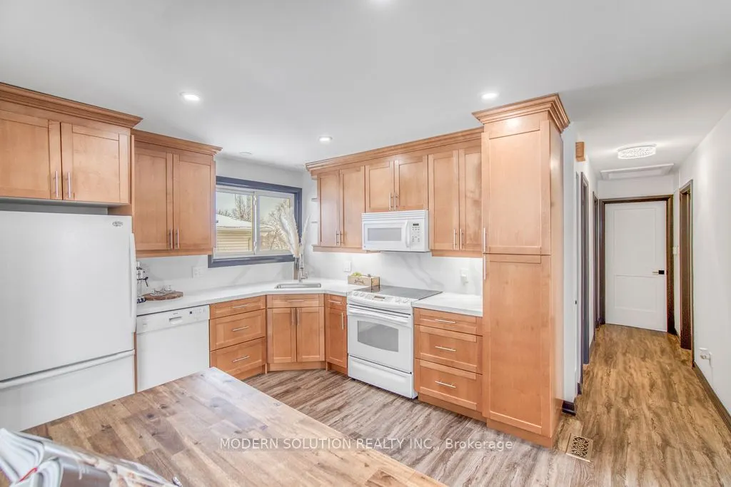 82 Shea Crescent