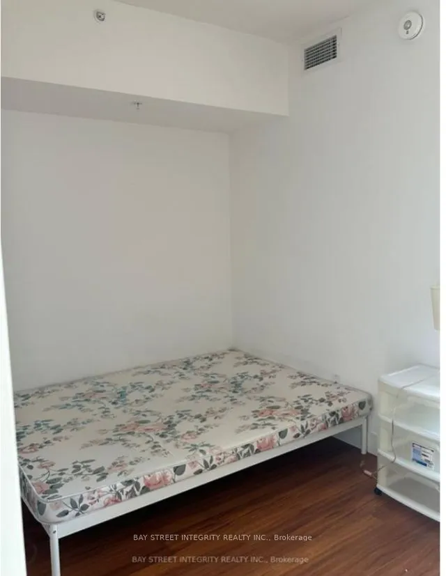 1 Wellington St. Street, #Unit 811