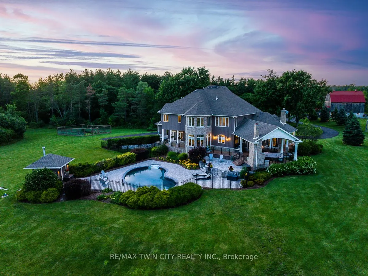 1532 6th Concession Road W