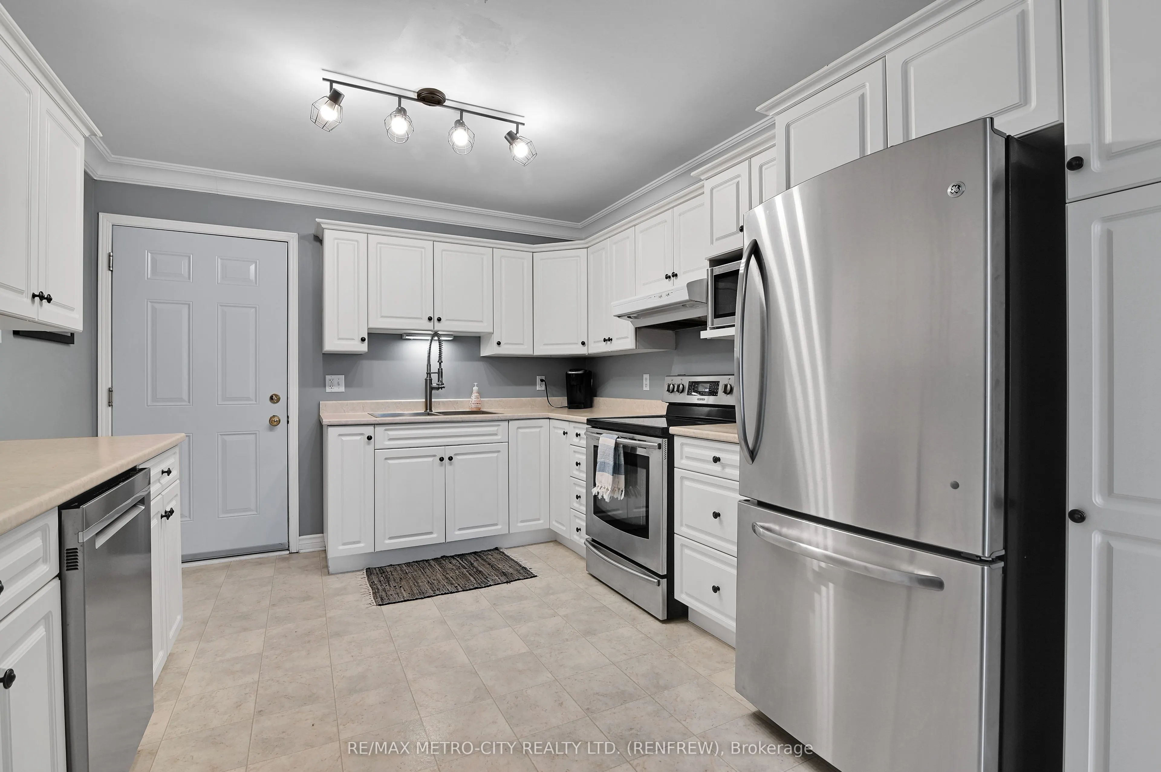 91 HARAMIS Drive