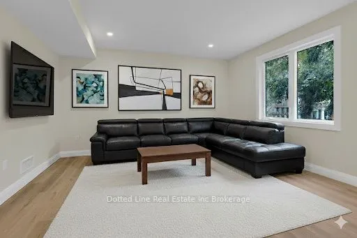 9 Delevan Crescent