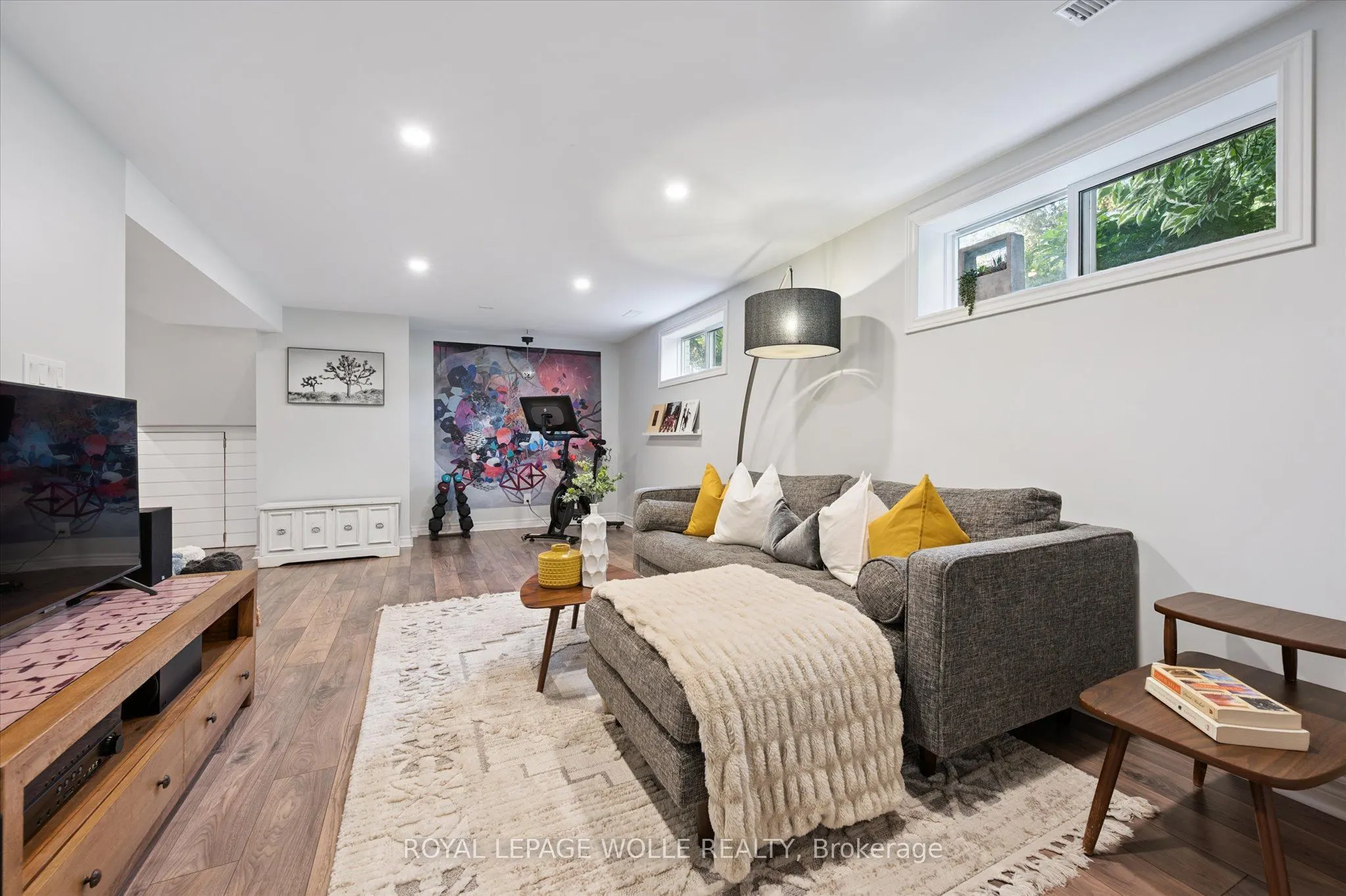 89 Mayfield Avenue