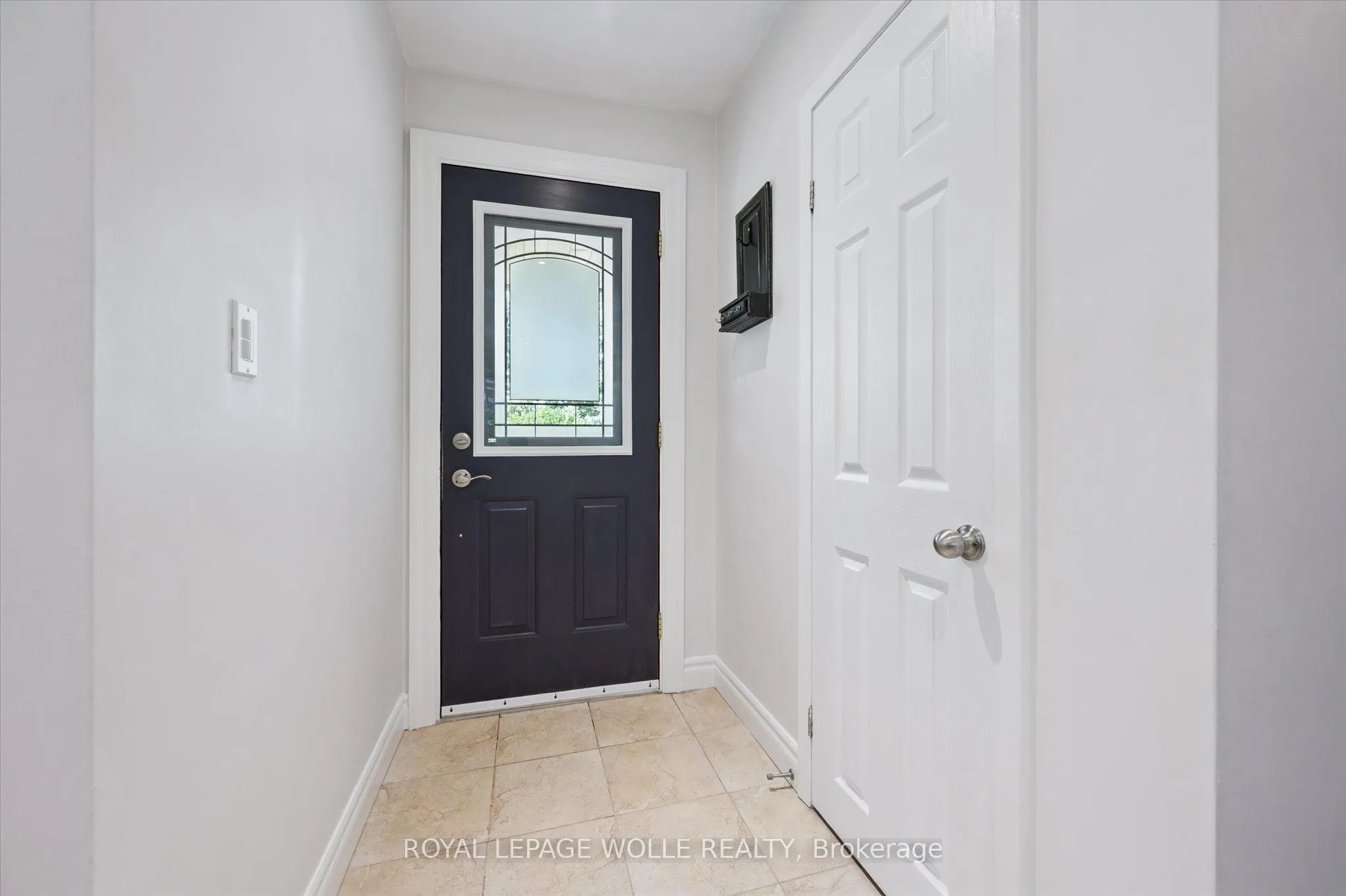 89 Mayfield Avenue