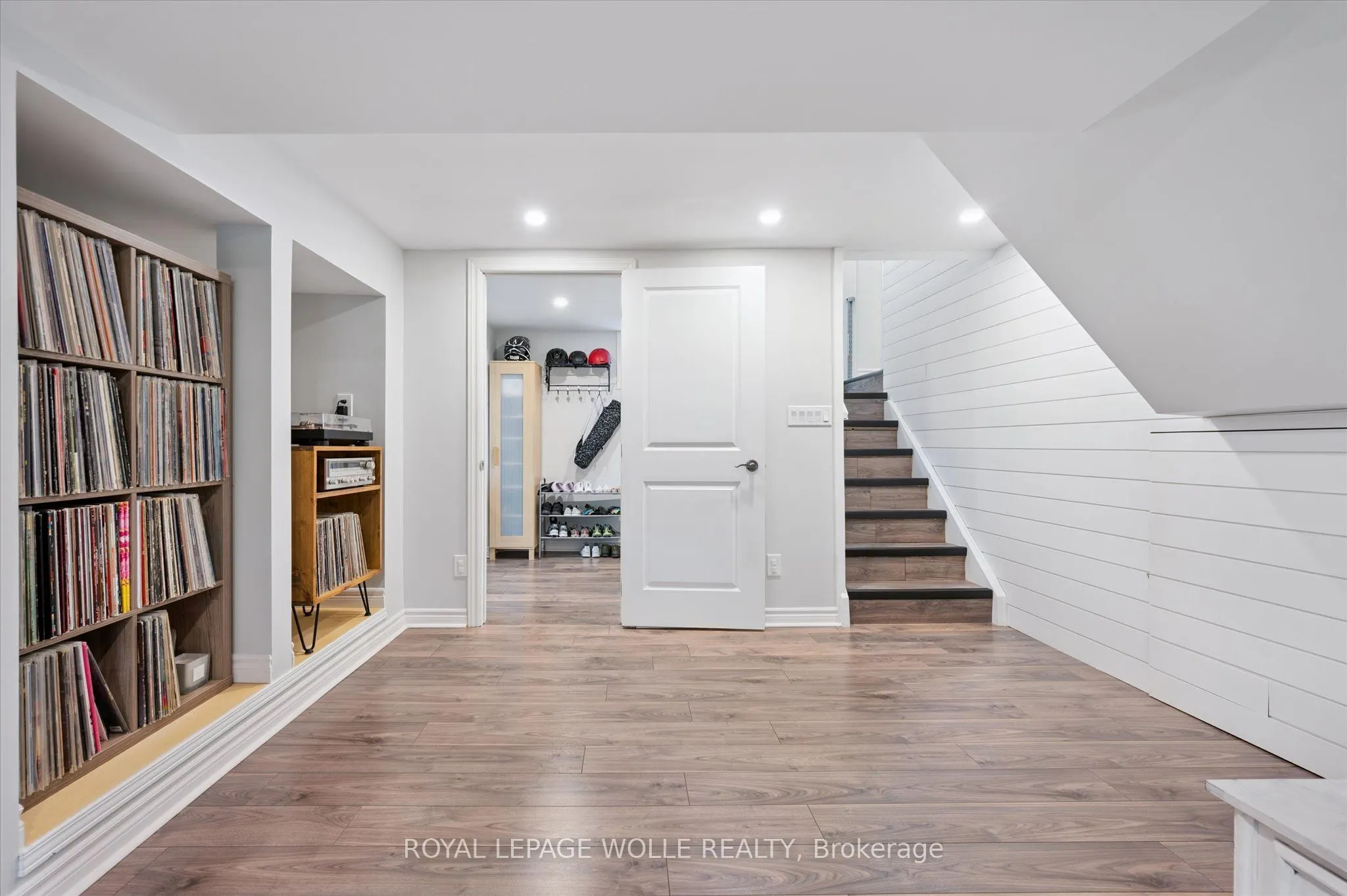 89 Mayfield Avenue