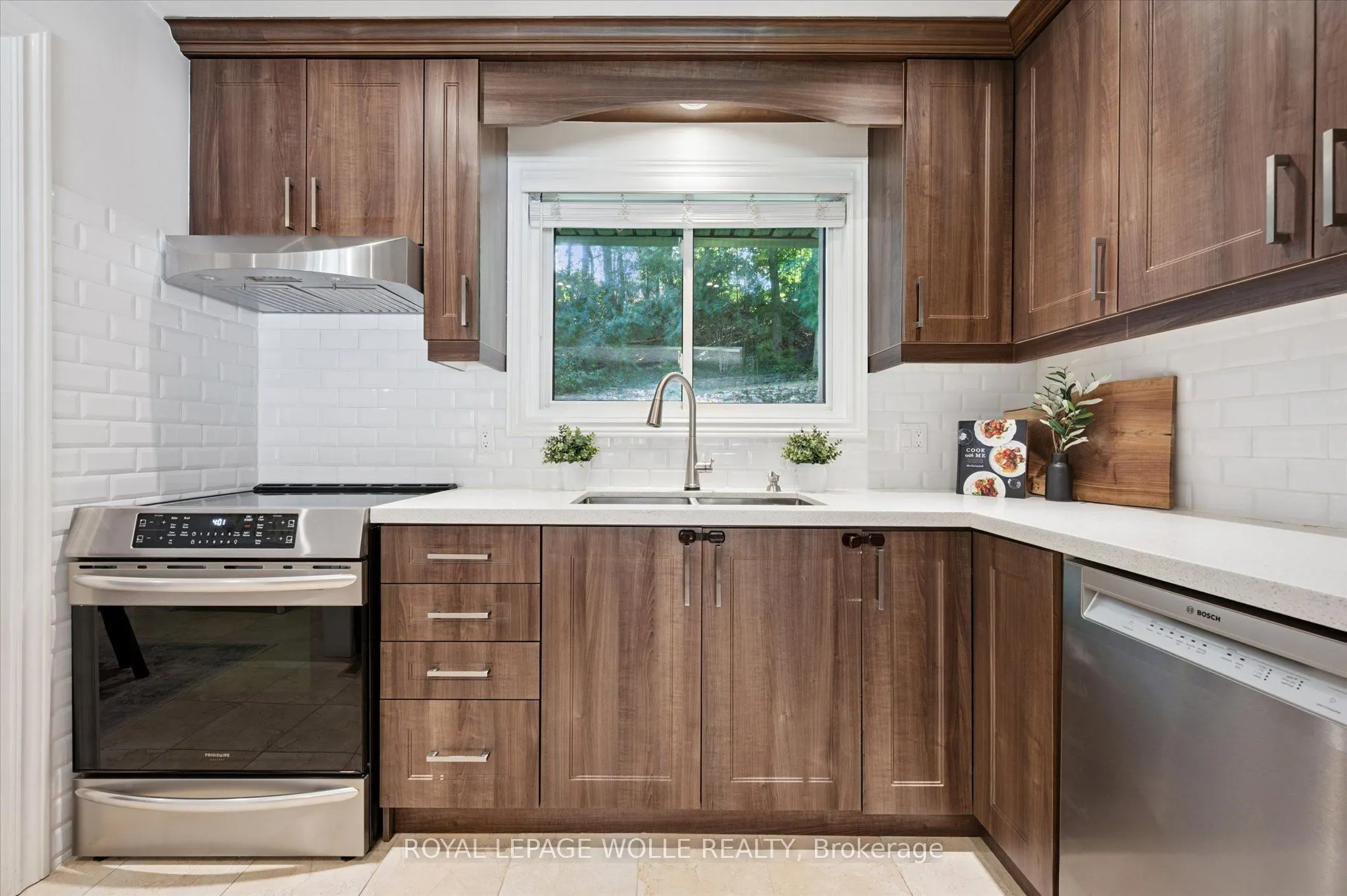 89 Mayfield Avenue