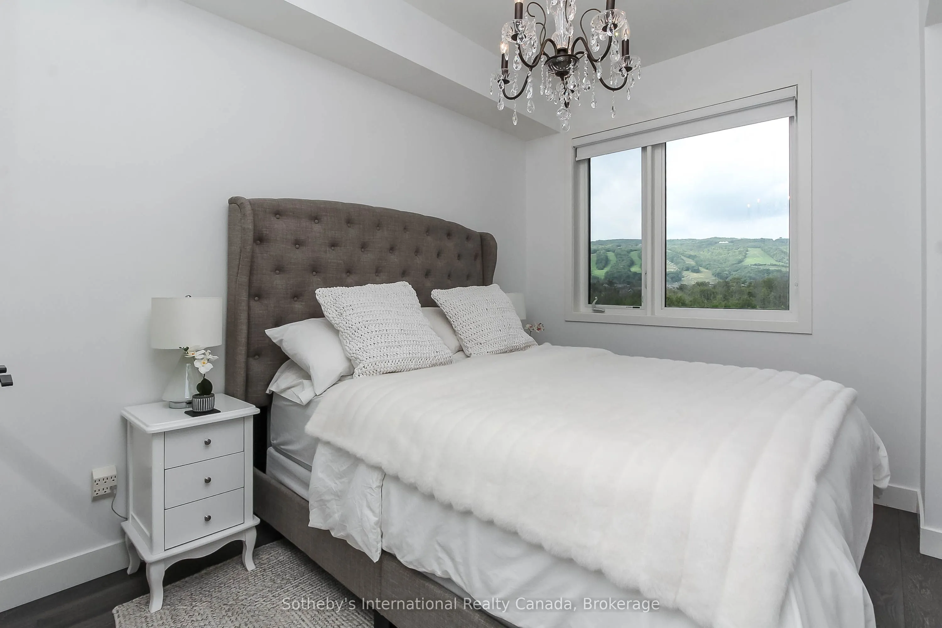 16 BECKWITH Lane, #402