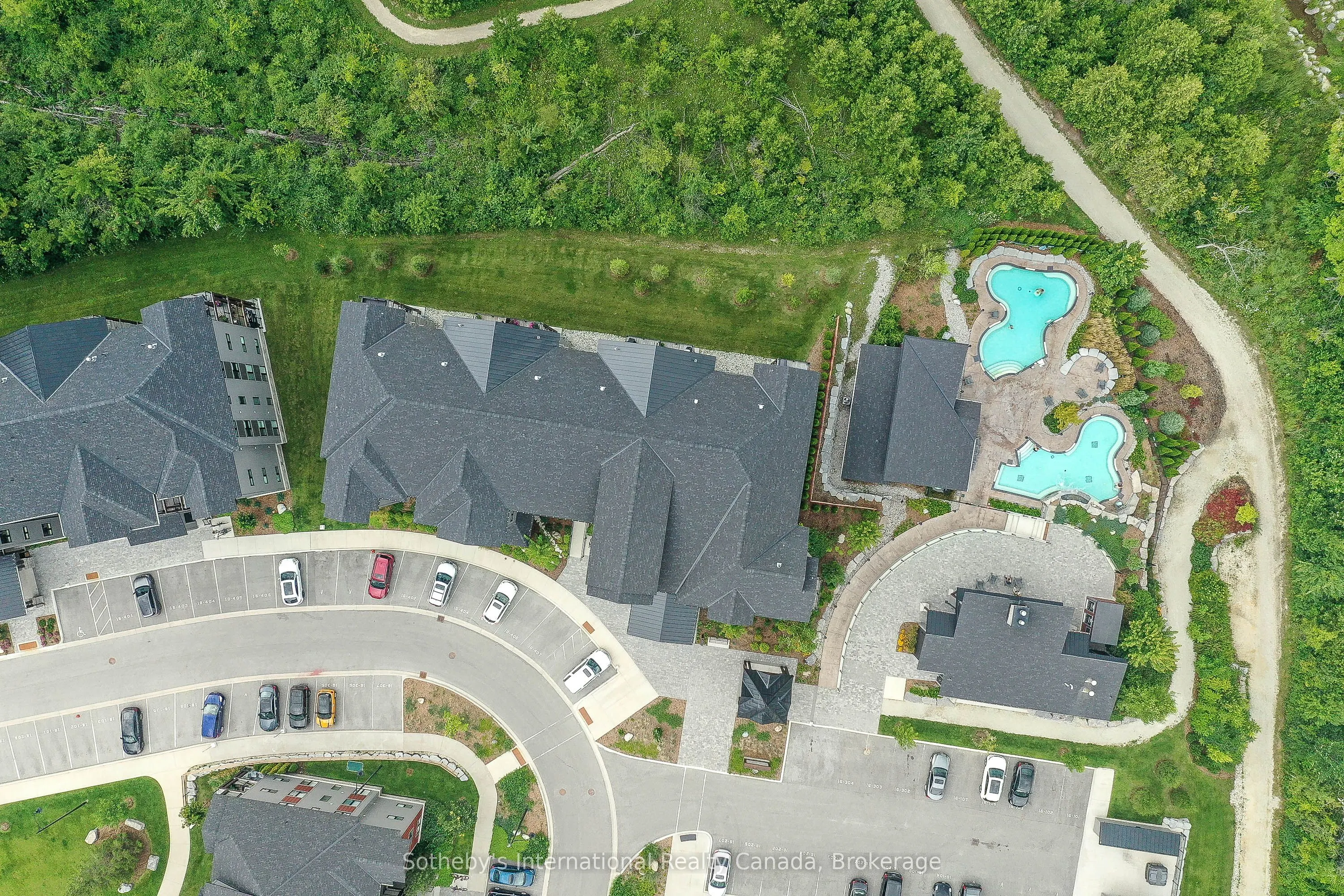 16 BECKWITH Lane, #402