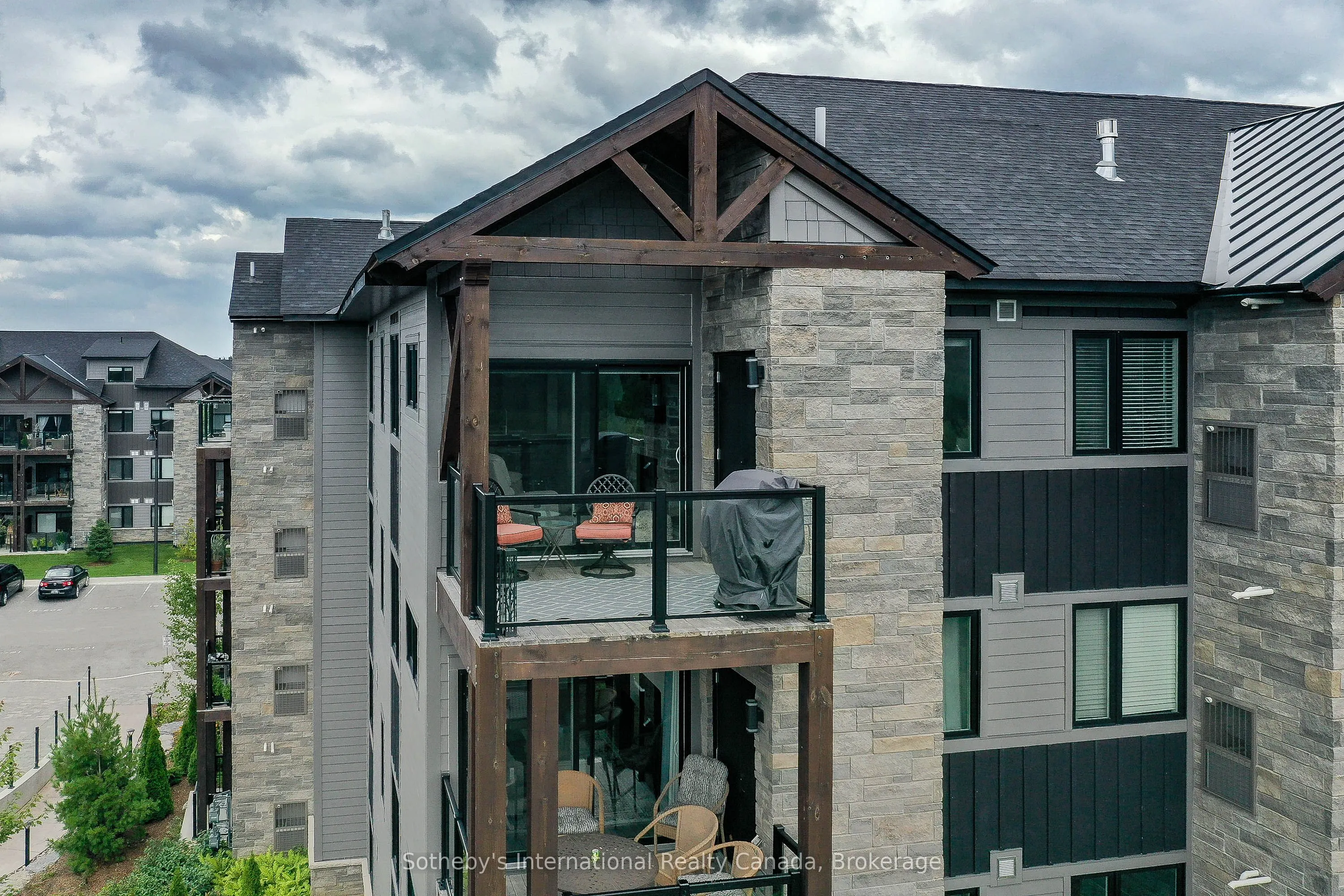 16 BECKWITH Lane, #402