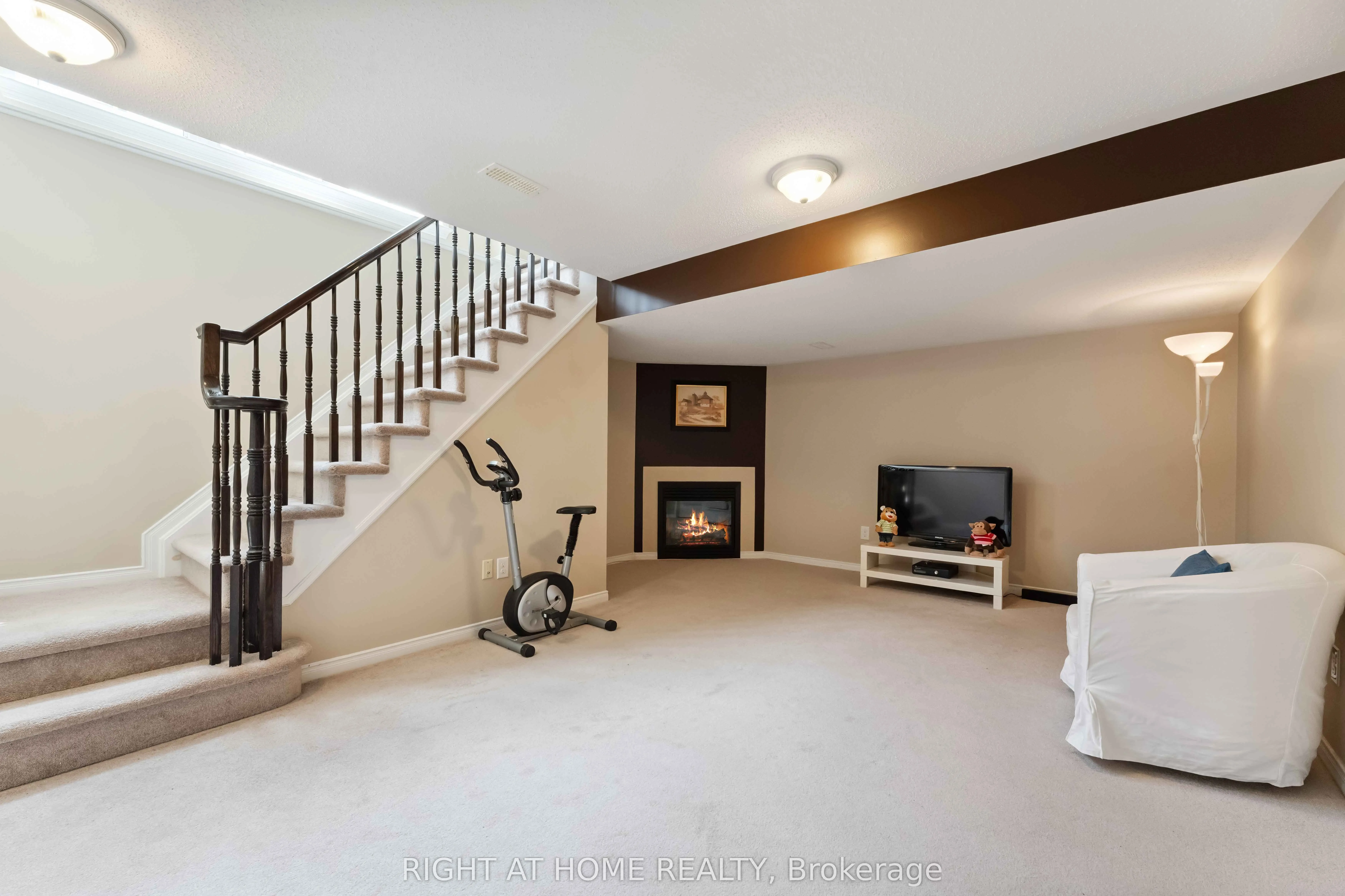 905 Caldermill Private