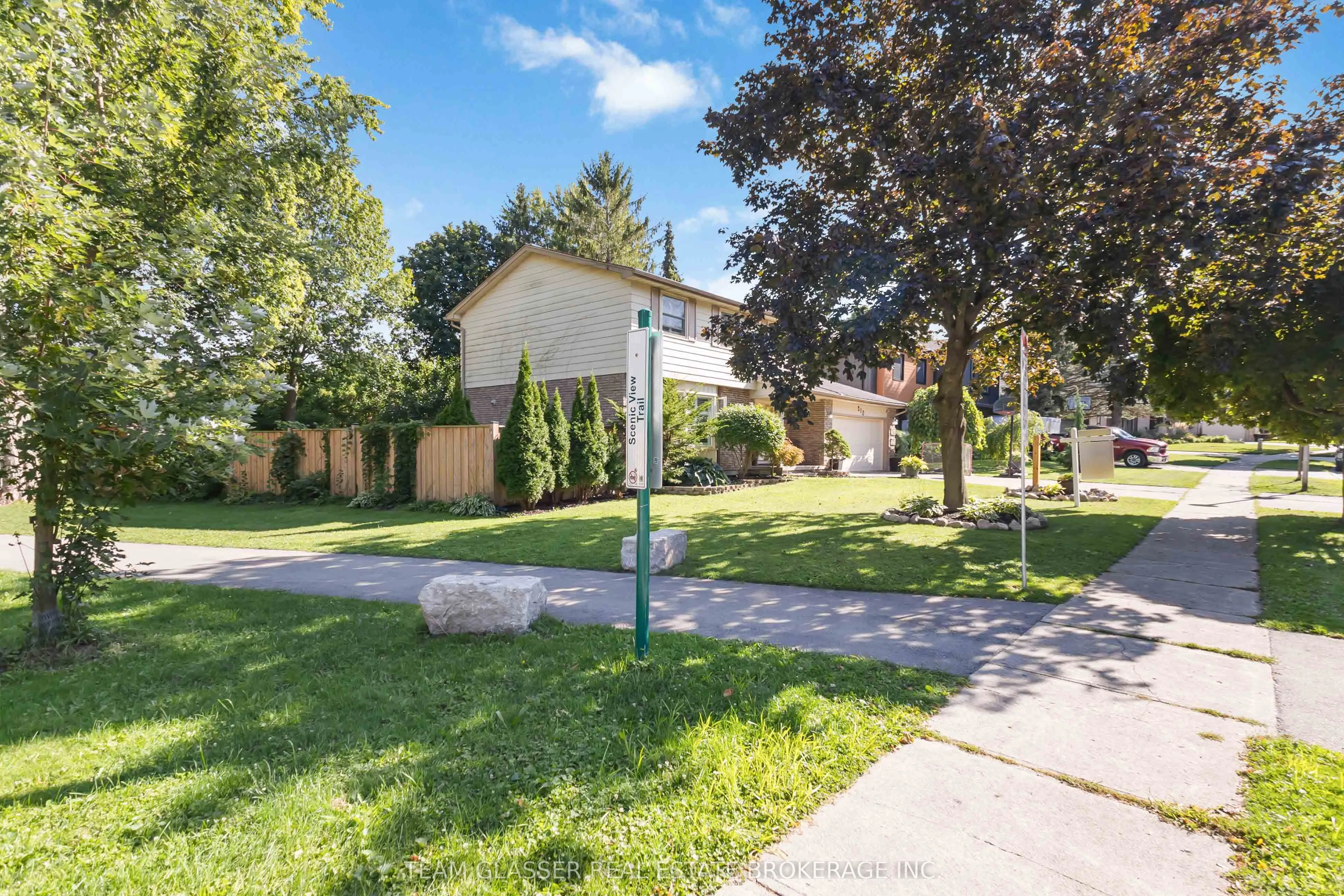 210 CHALET Crescent