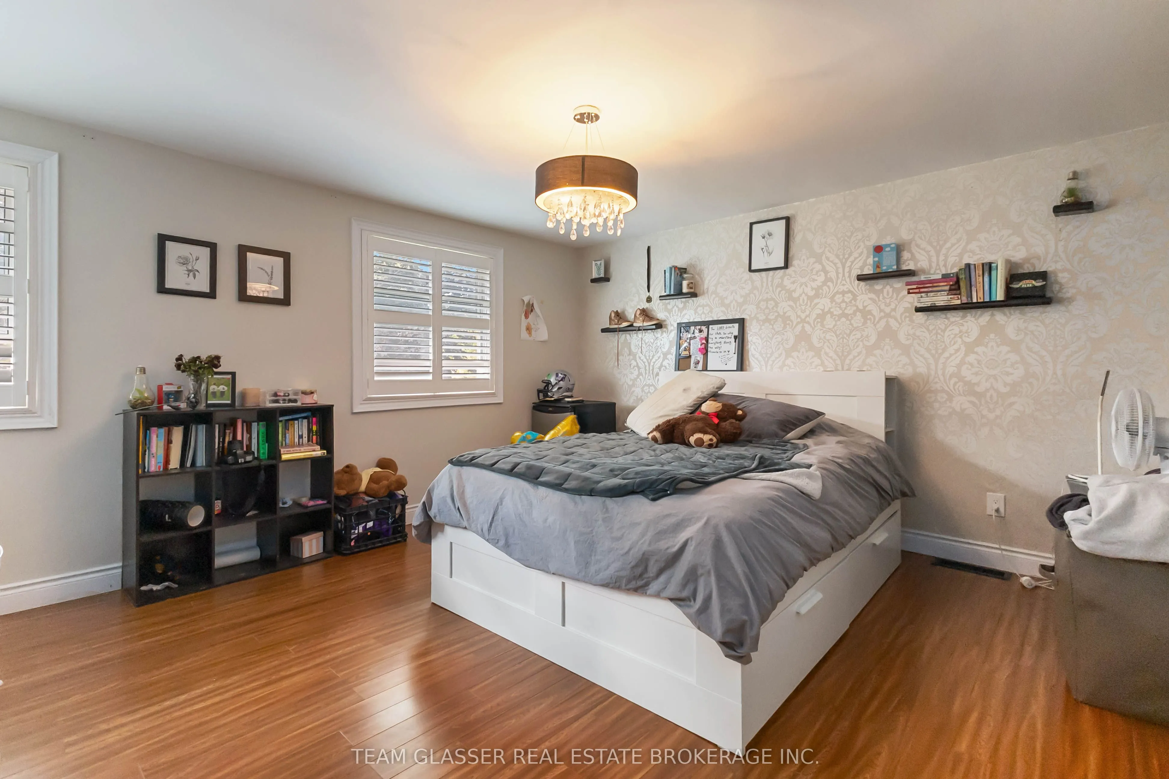210 CHALET Crescent