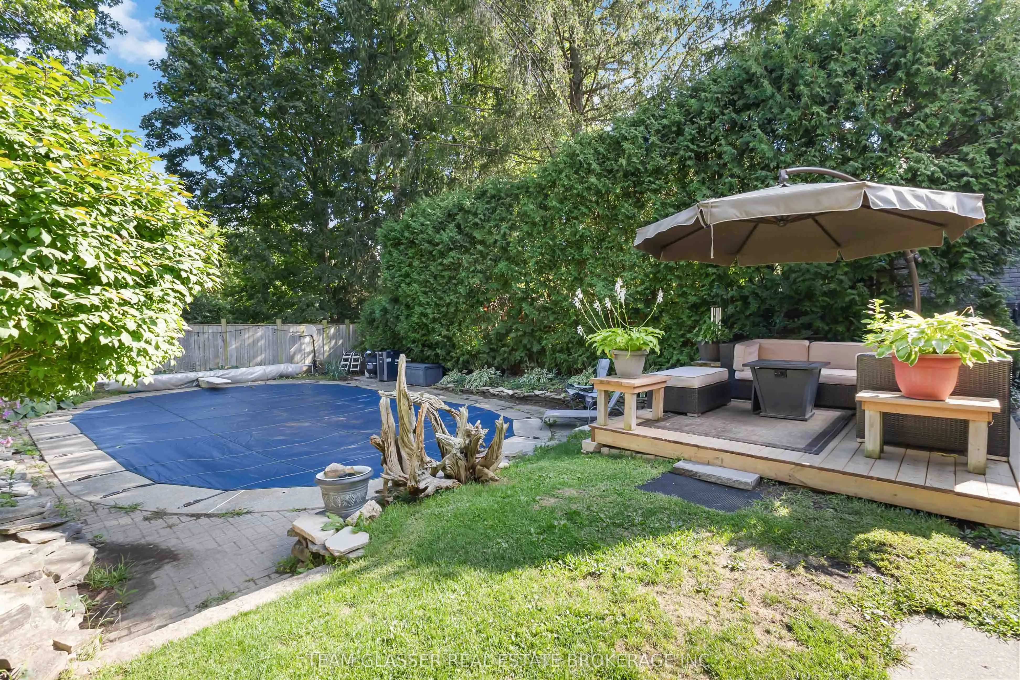 210 CHALET Crescent