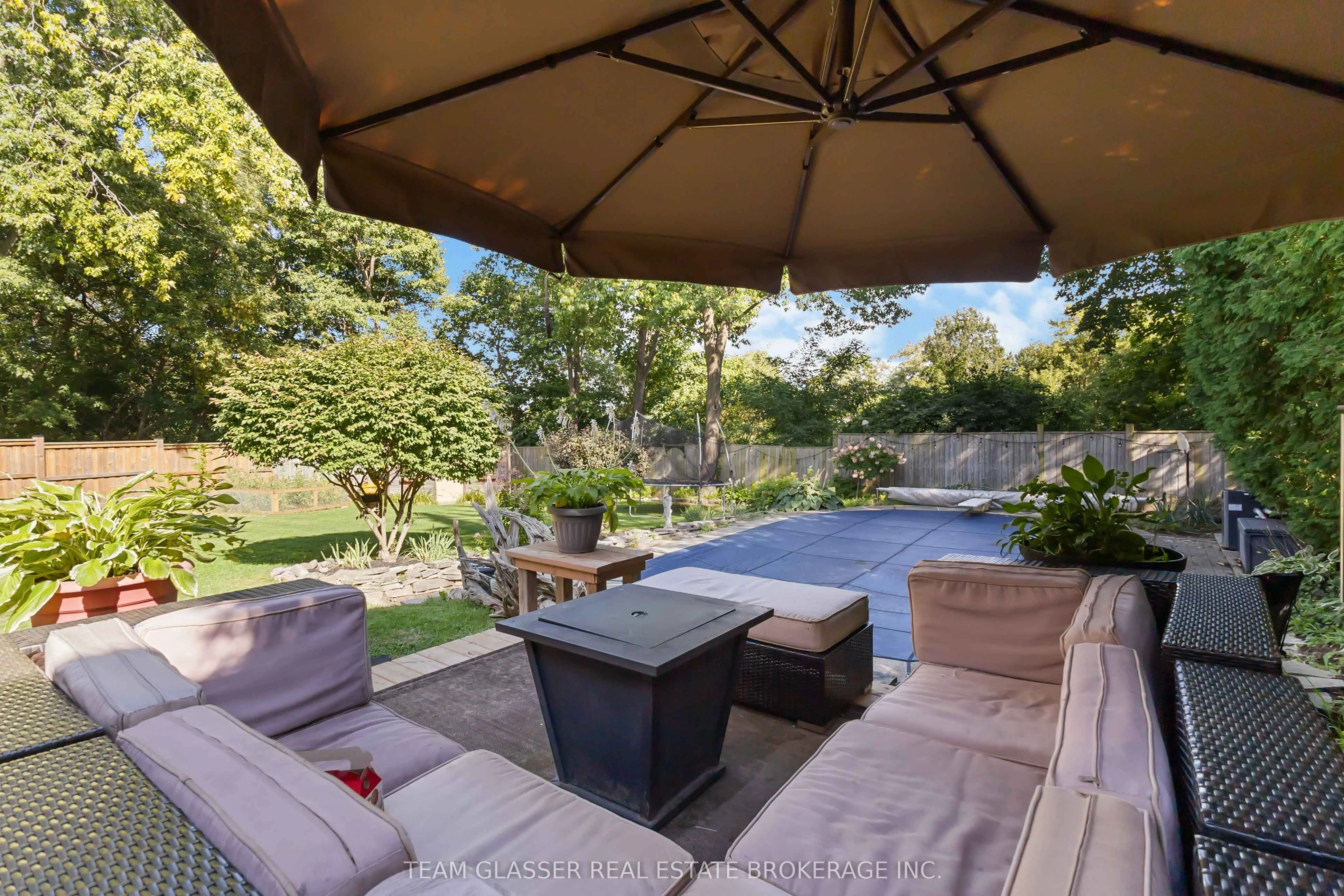 210 CHALET Crescent