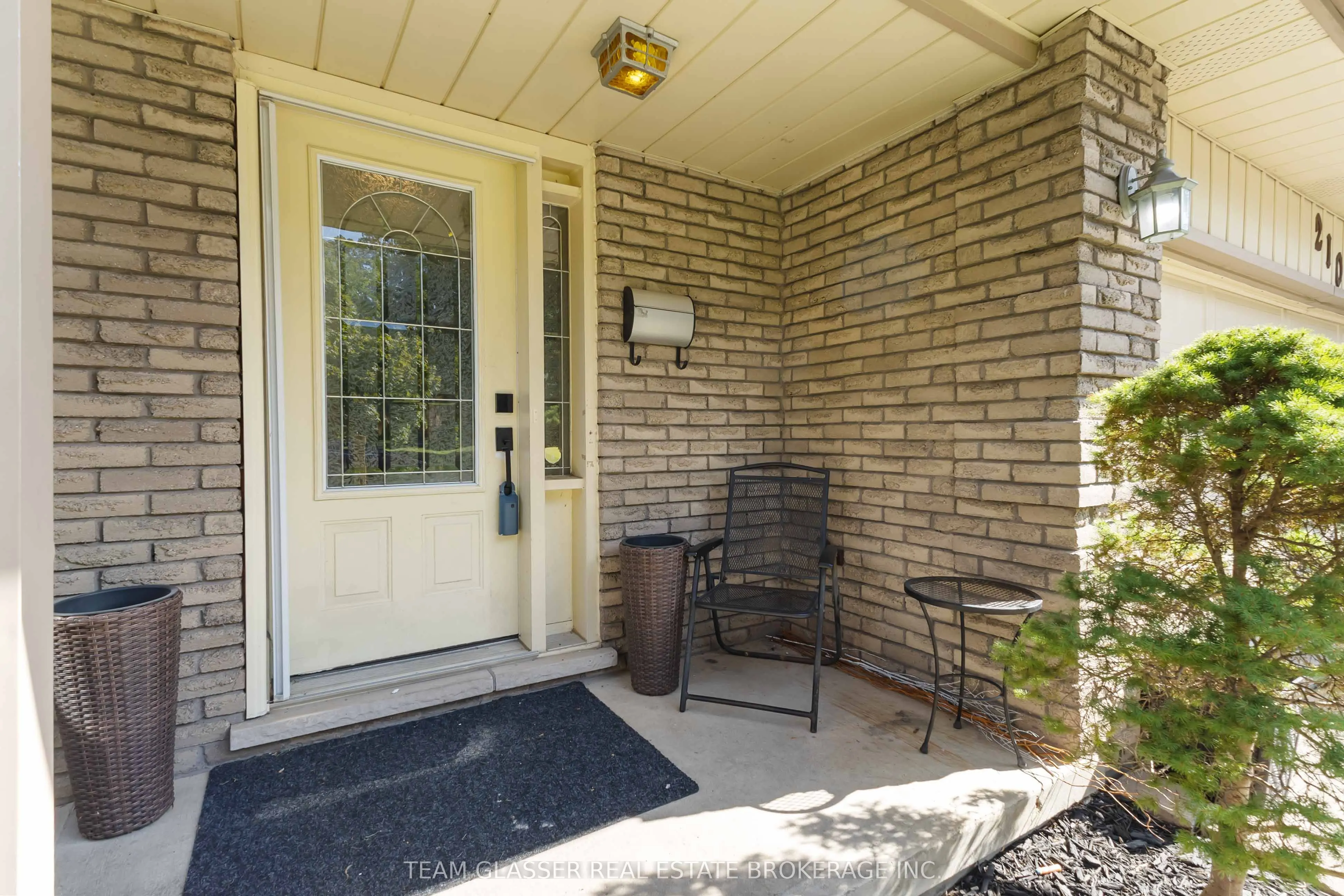 210 CHALET Crescent