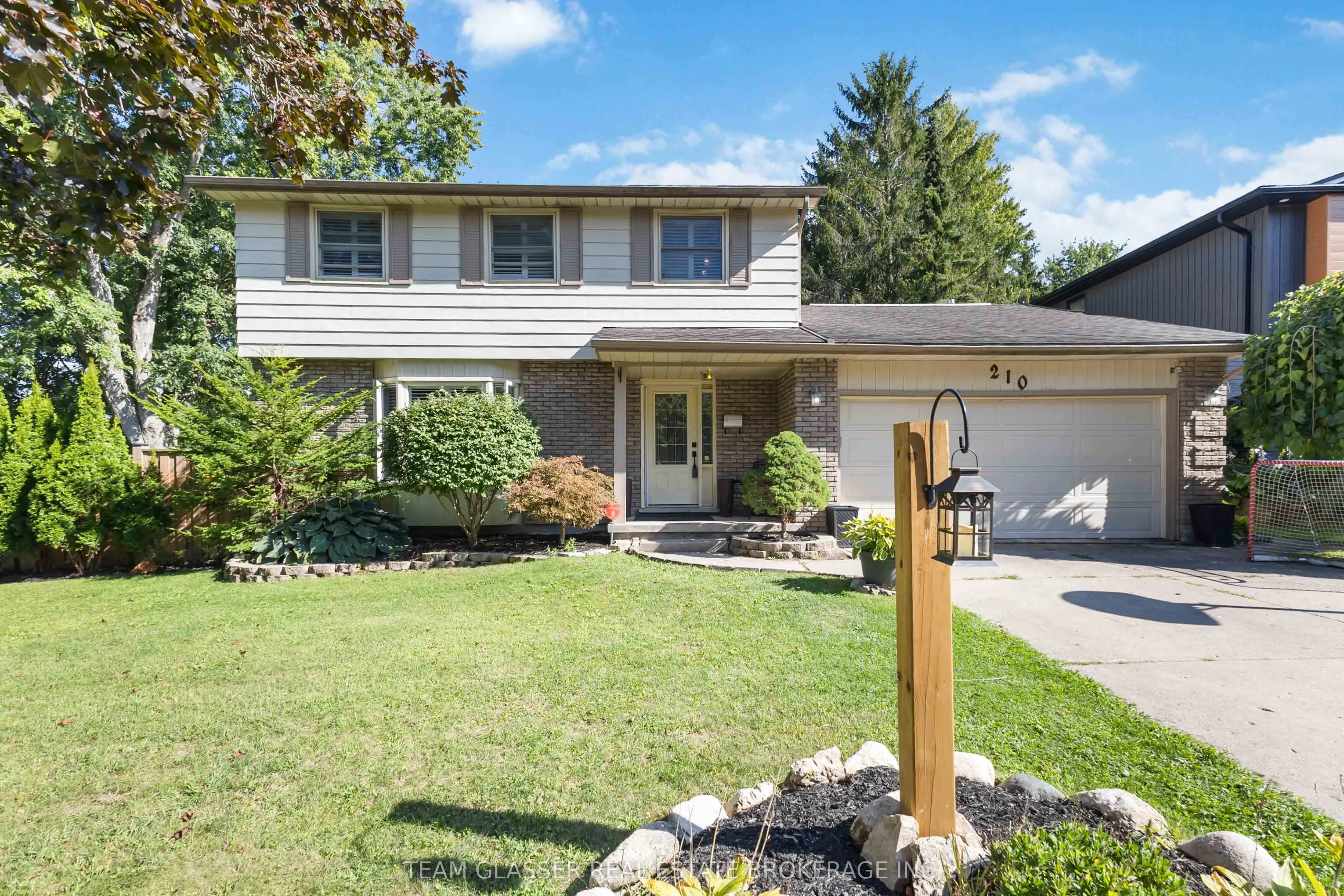 210 CHALET Crescent