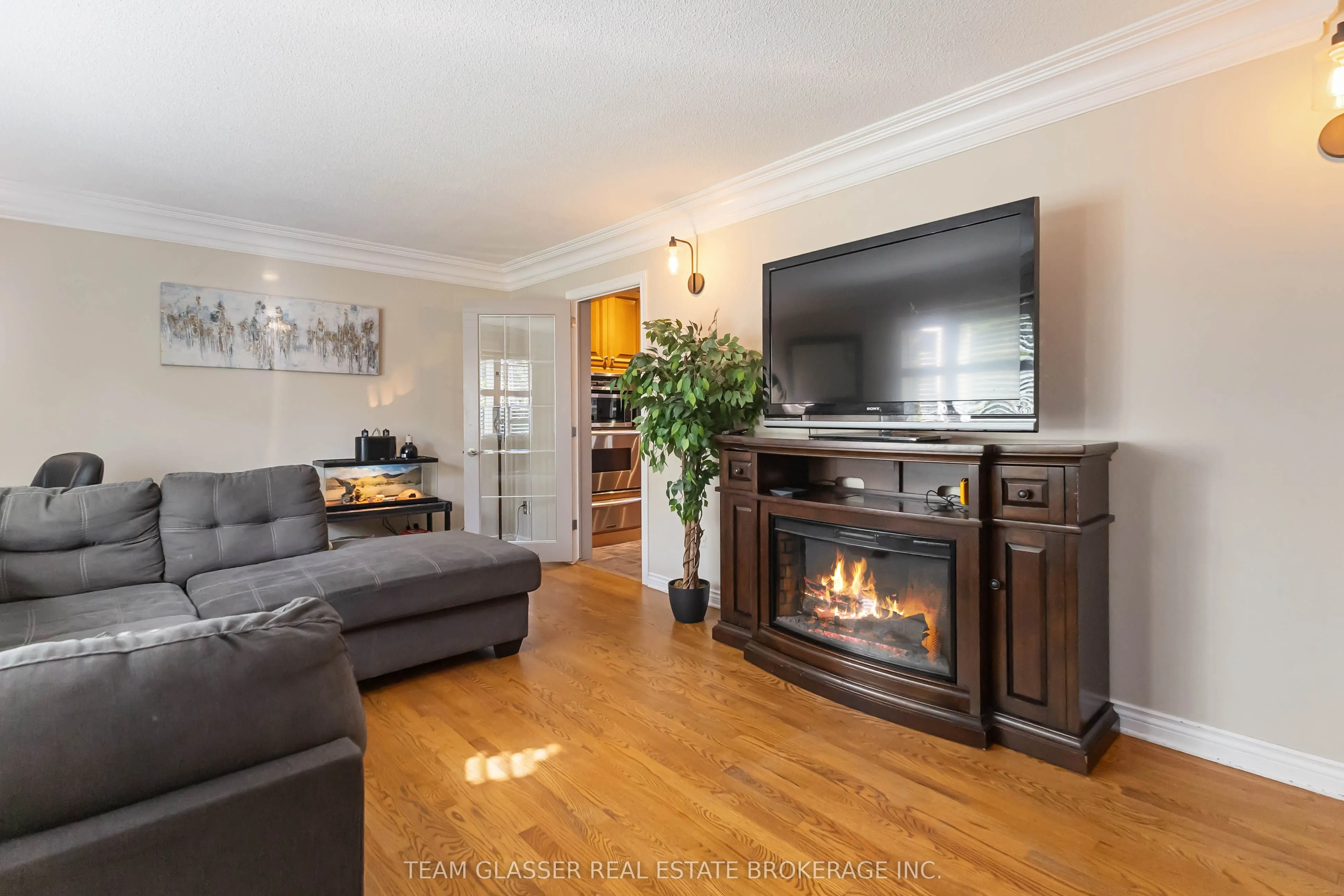 210 CHALET Crescent