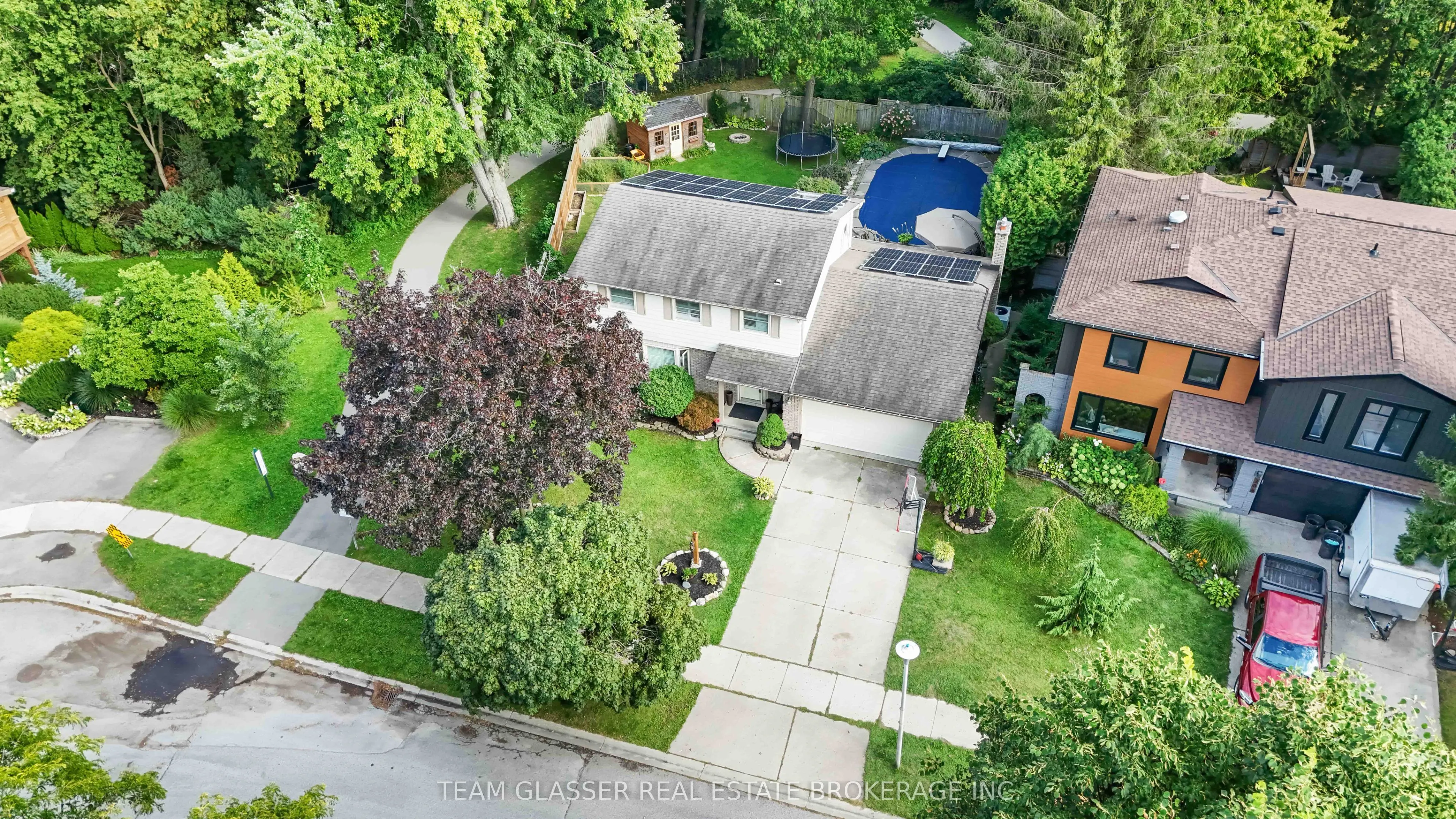 210 CHALET Crescent