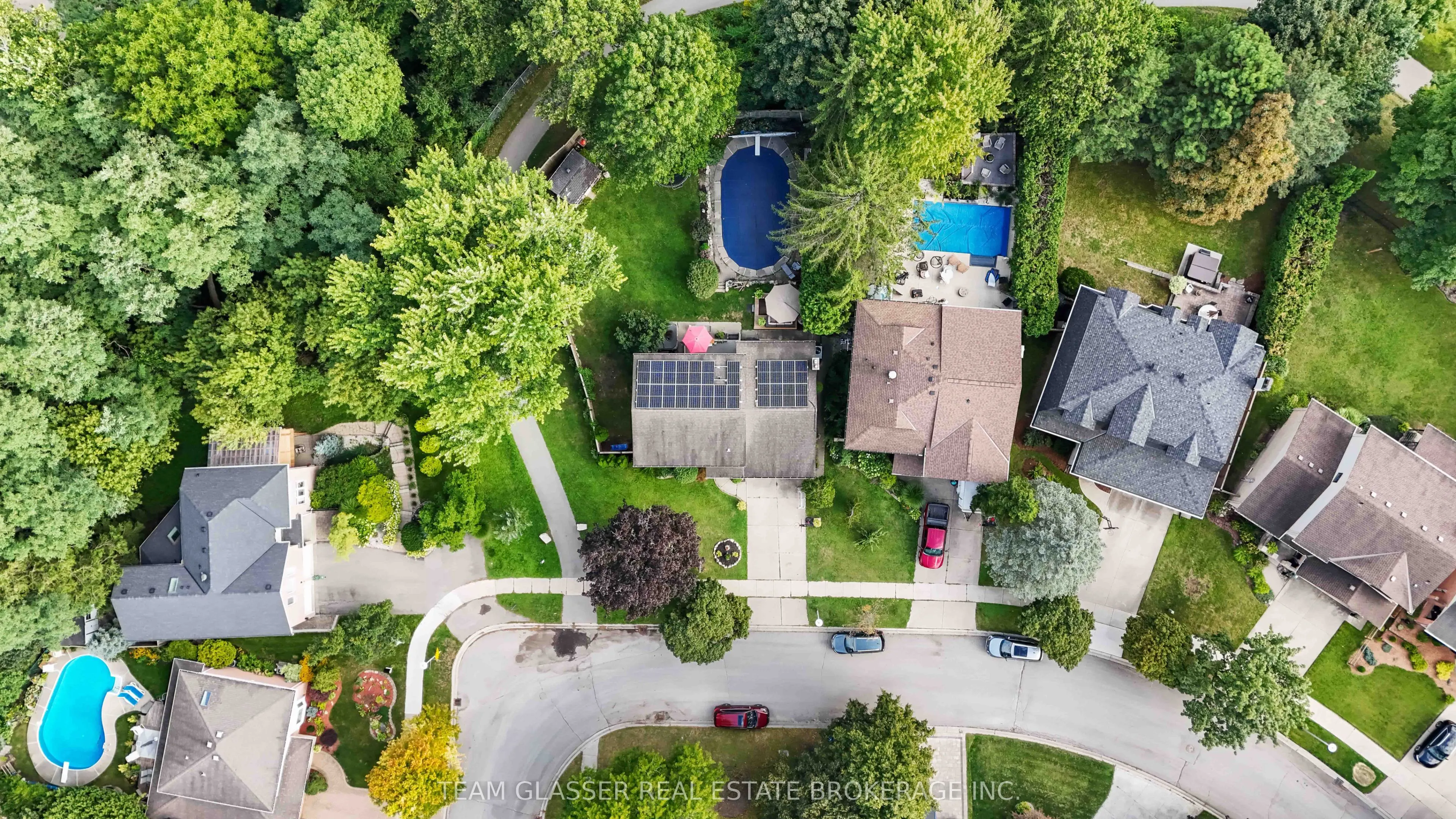210 CHALET Crescent