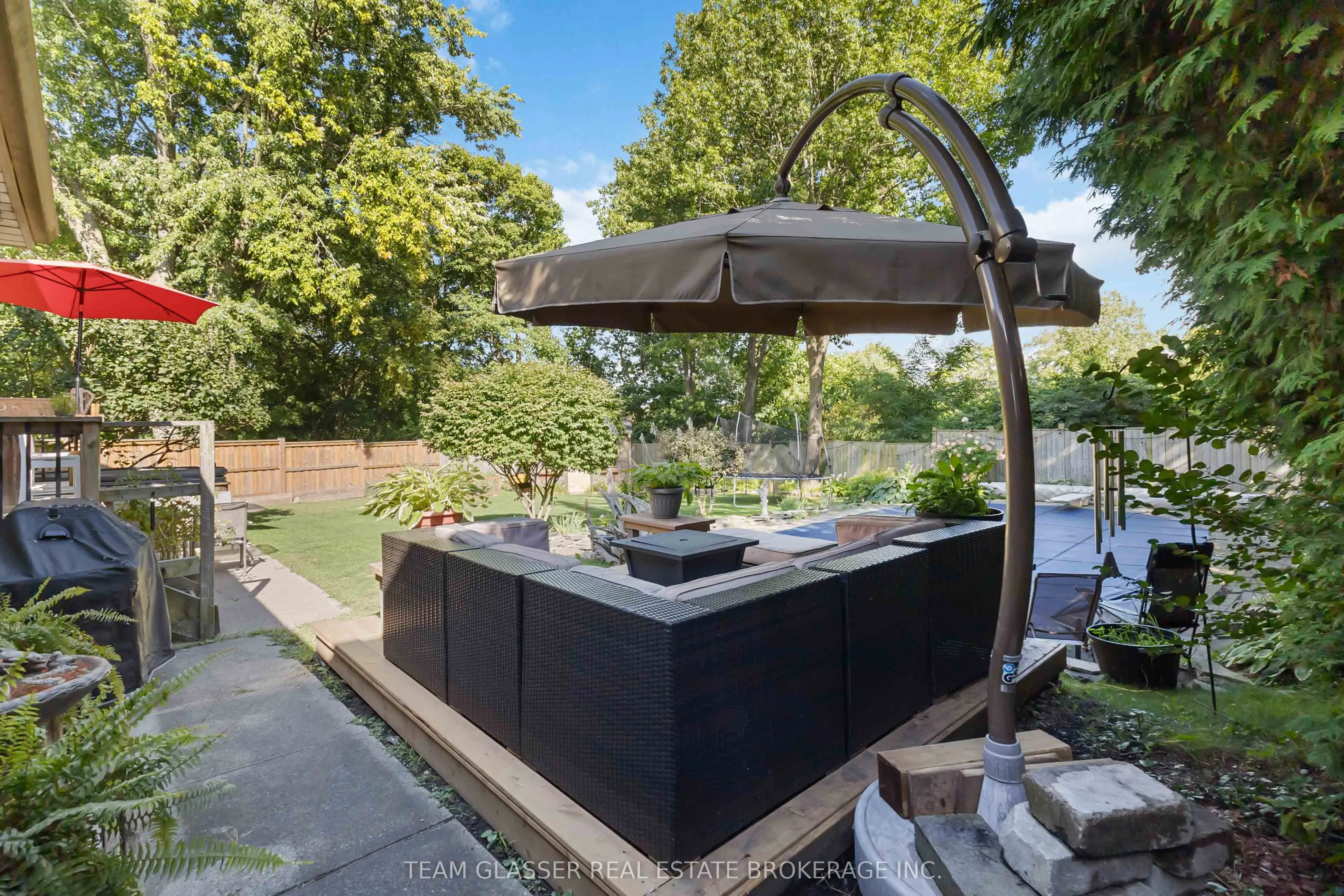210 CHALET Crescent