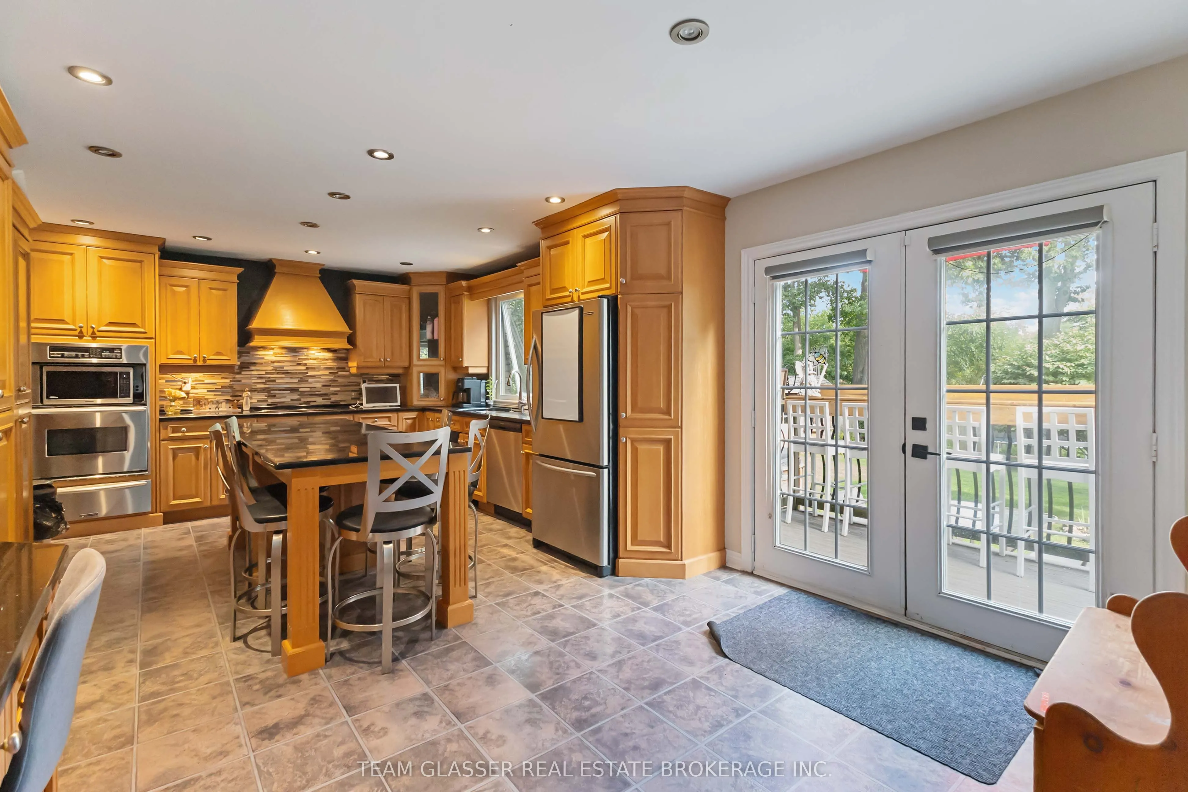 210 CHALET Crescent
