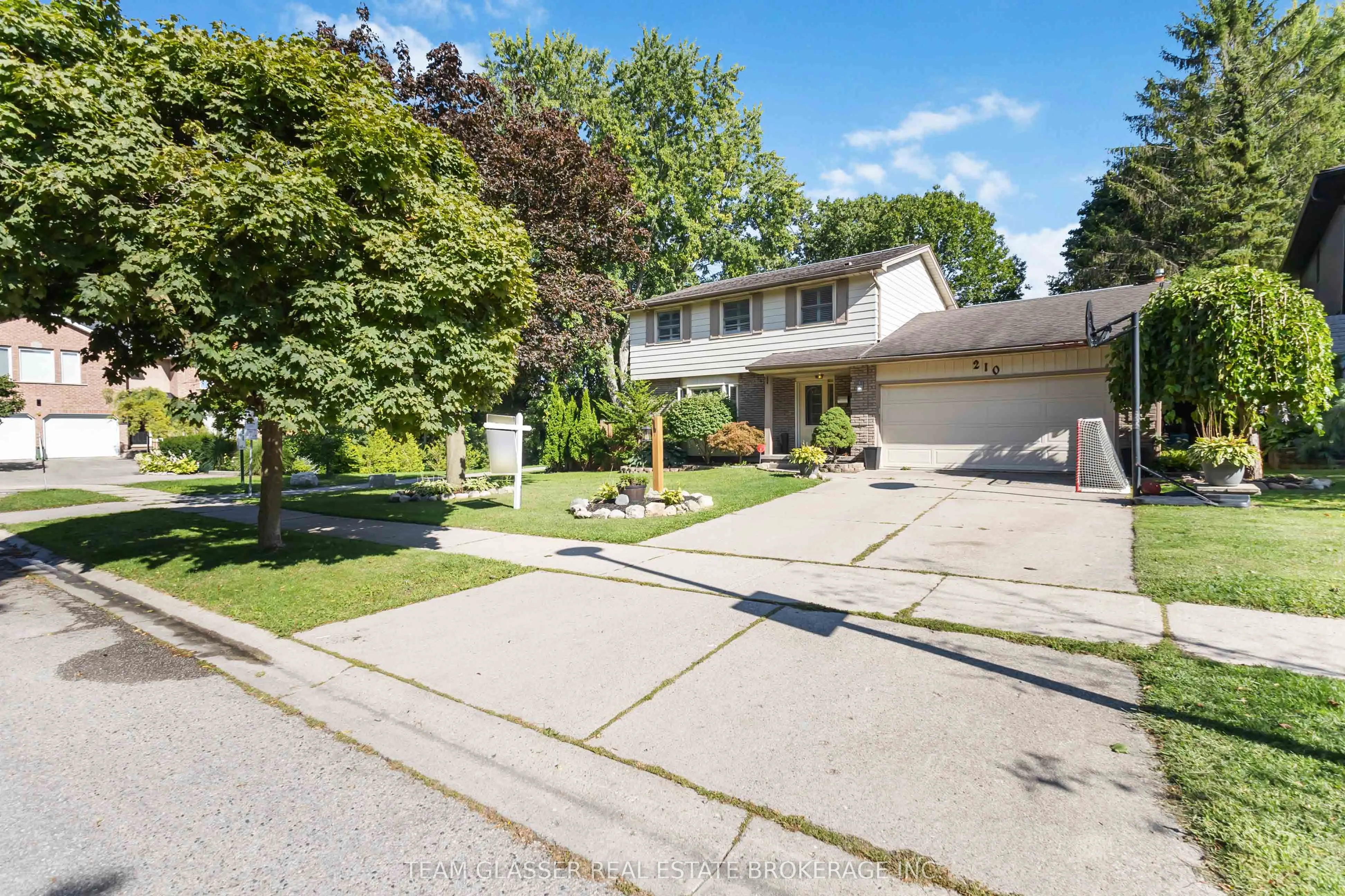 210 CHALET Crescent