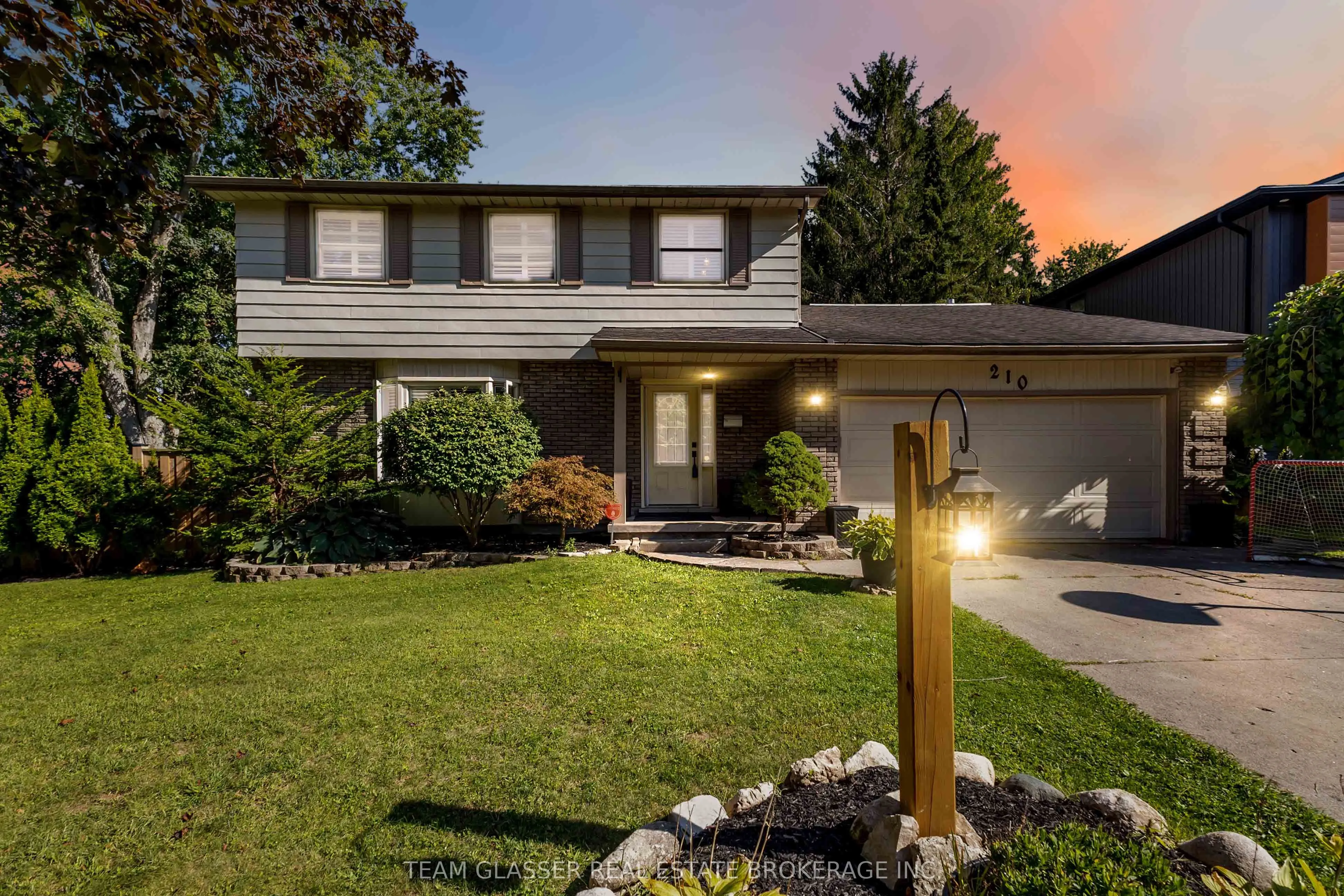 210 CHALET Crescent
