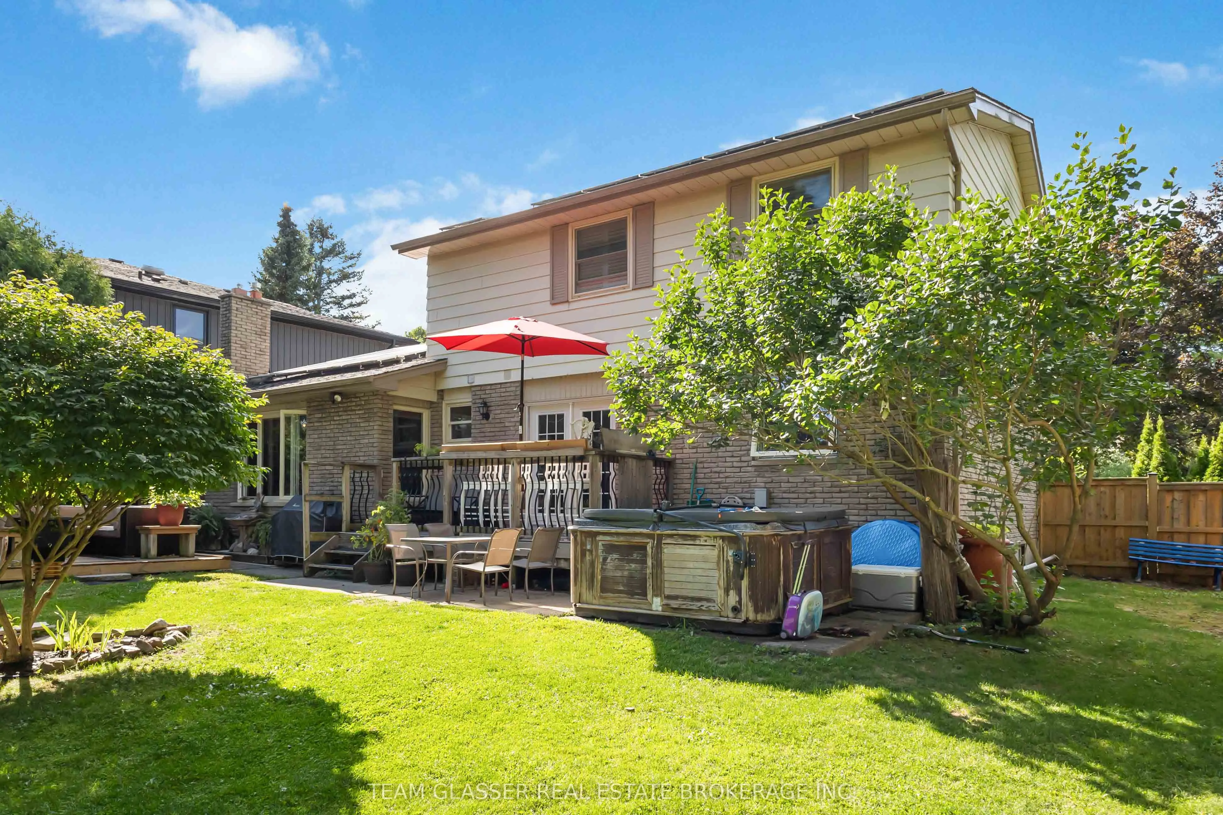 210 CHALET Crescent