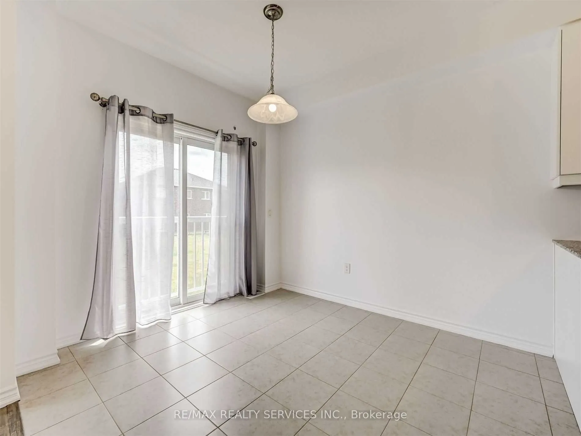 212 Ridley Crescent
