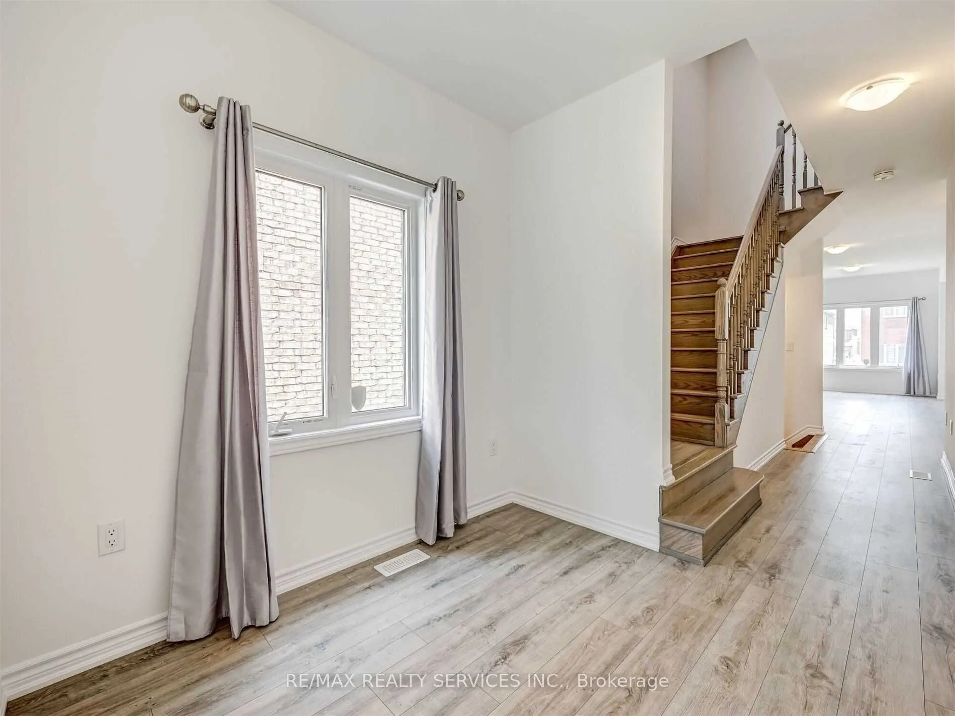 212 Ridley Crescent