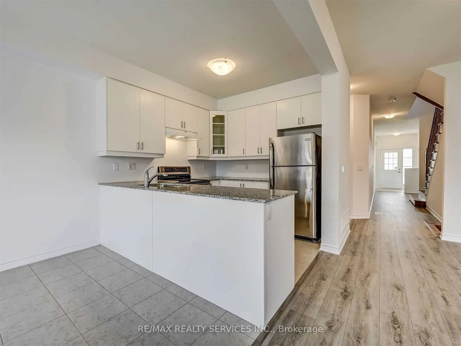 212 Ridley Crescent