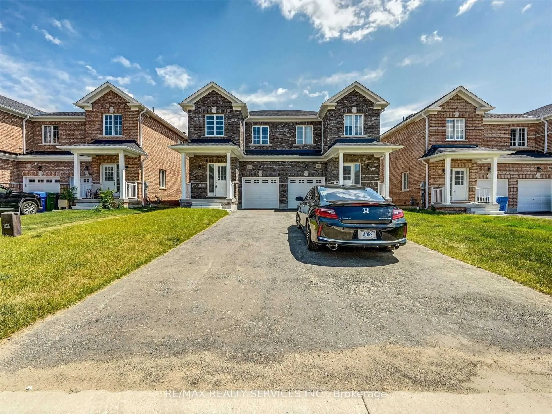 212 Ridley Crescent