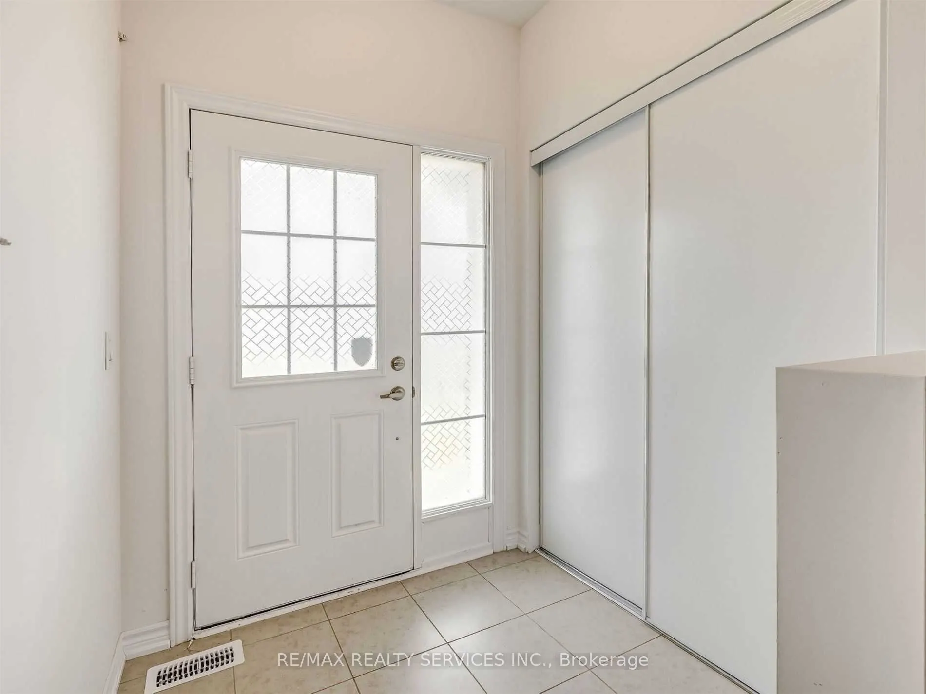 212 Ridley Crescent