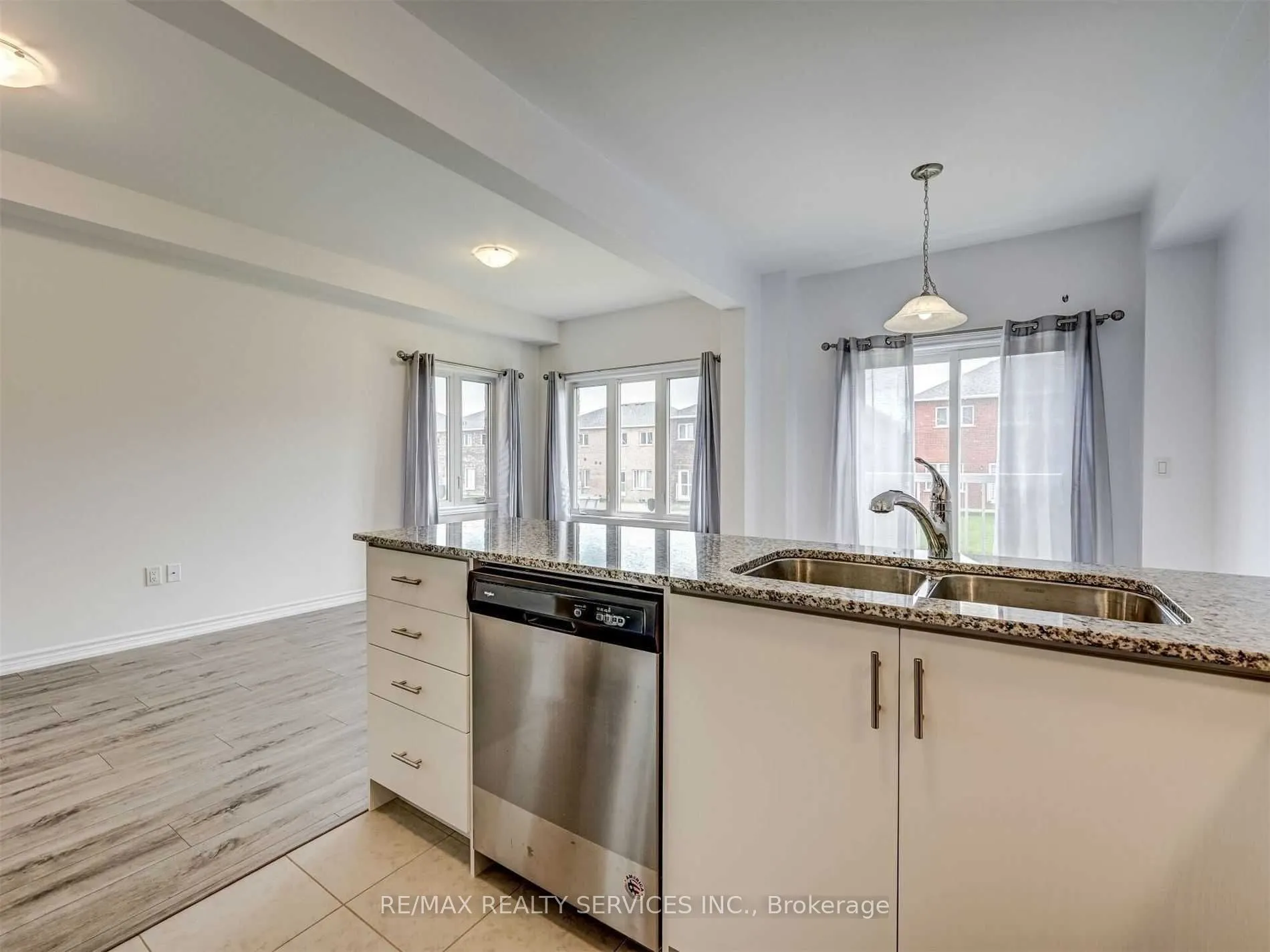 212 Ridley Crescent