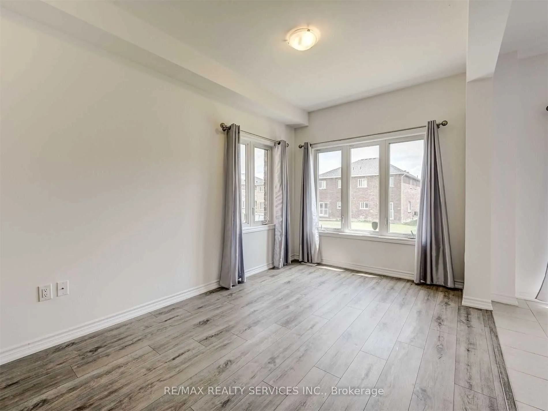 212 Ridley Crescent