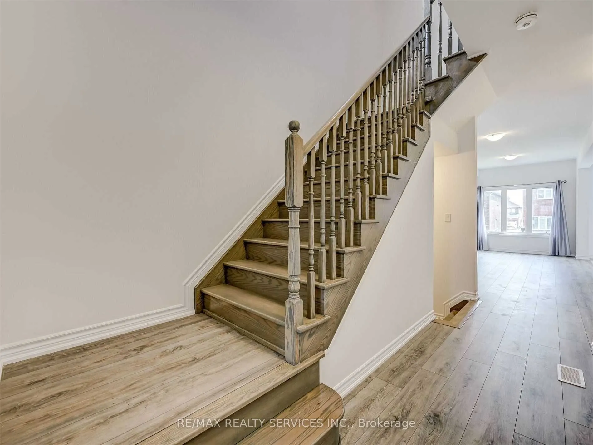 212 Ridley Crescent