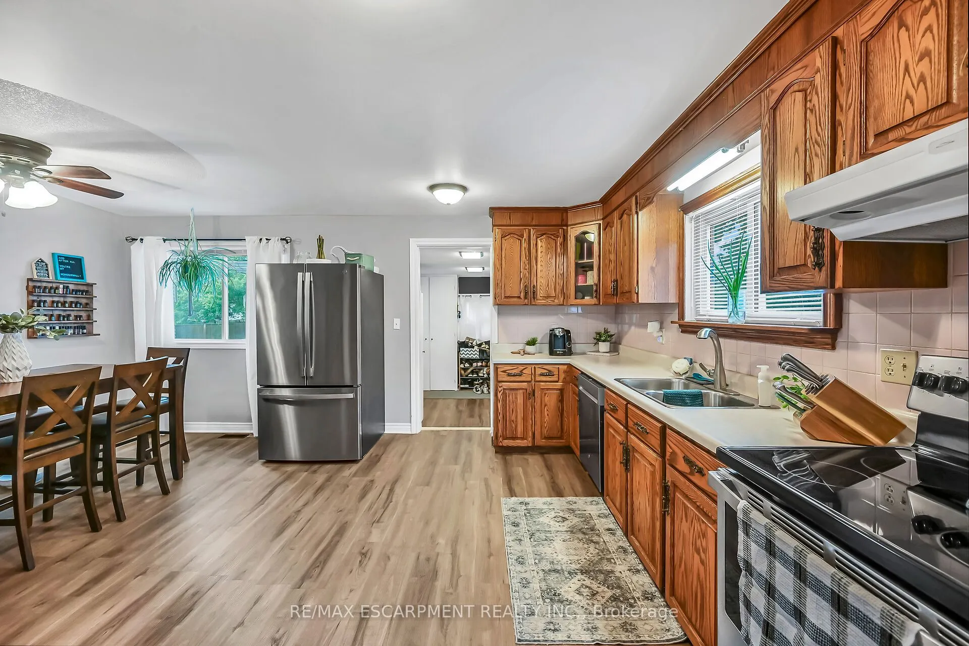 122 Fairview Avenue E