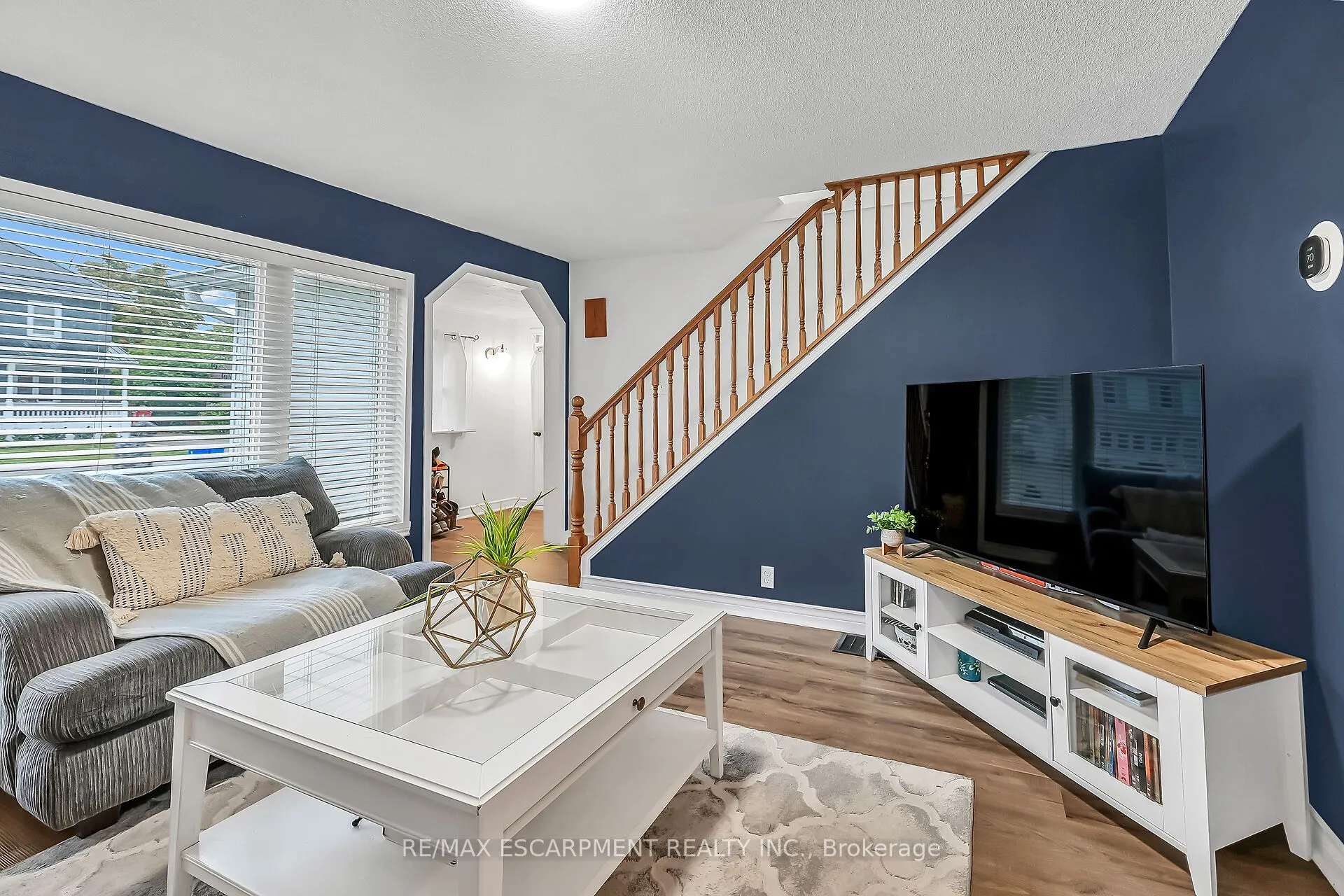 122 Fairview Avenue E