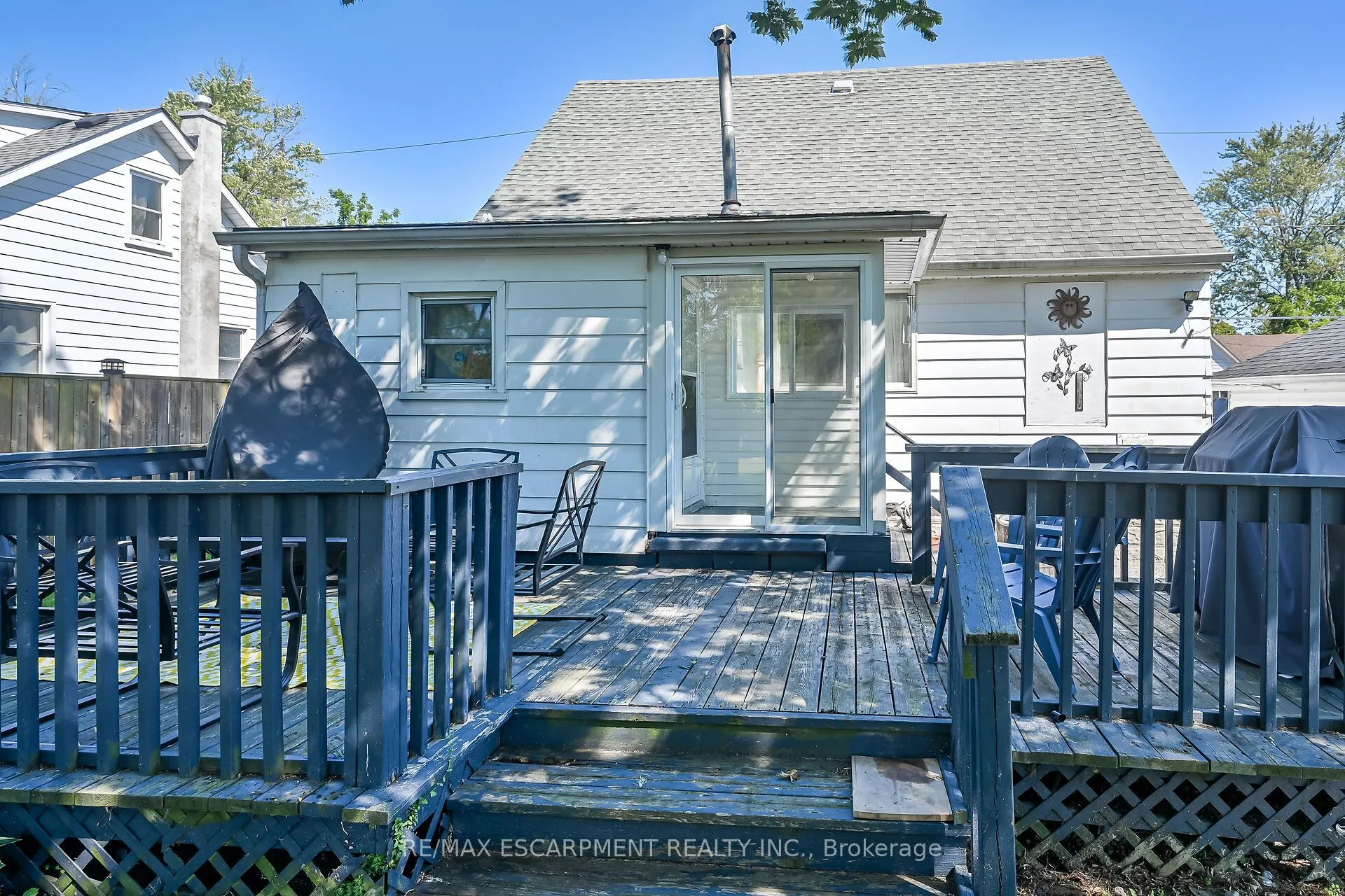 122 Fairview Avenue E