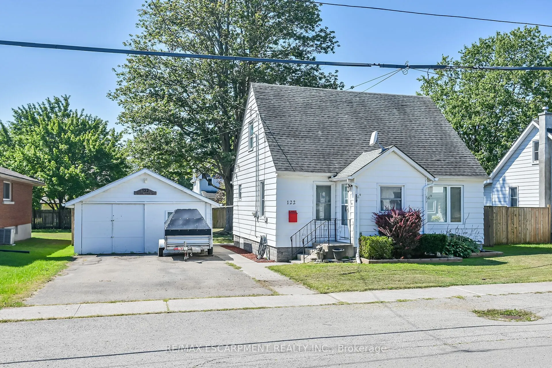 122 Fairview Avenue E